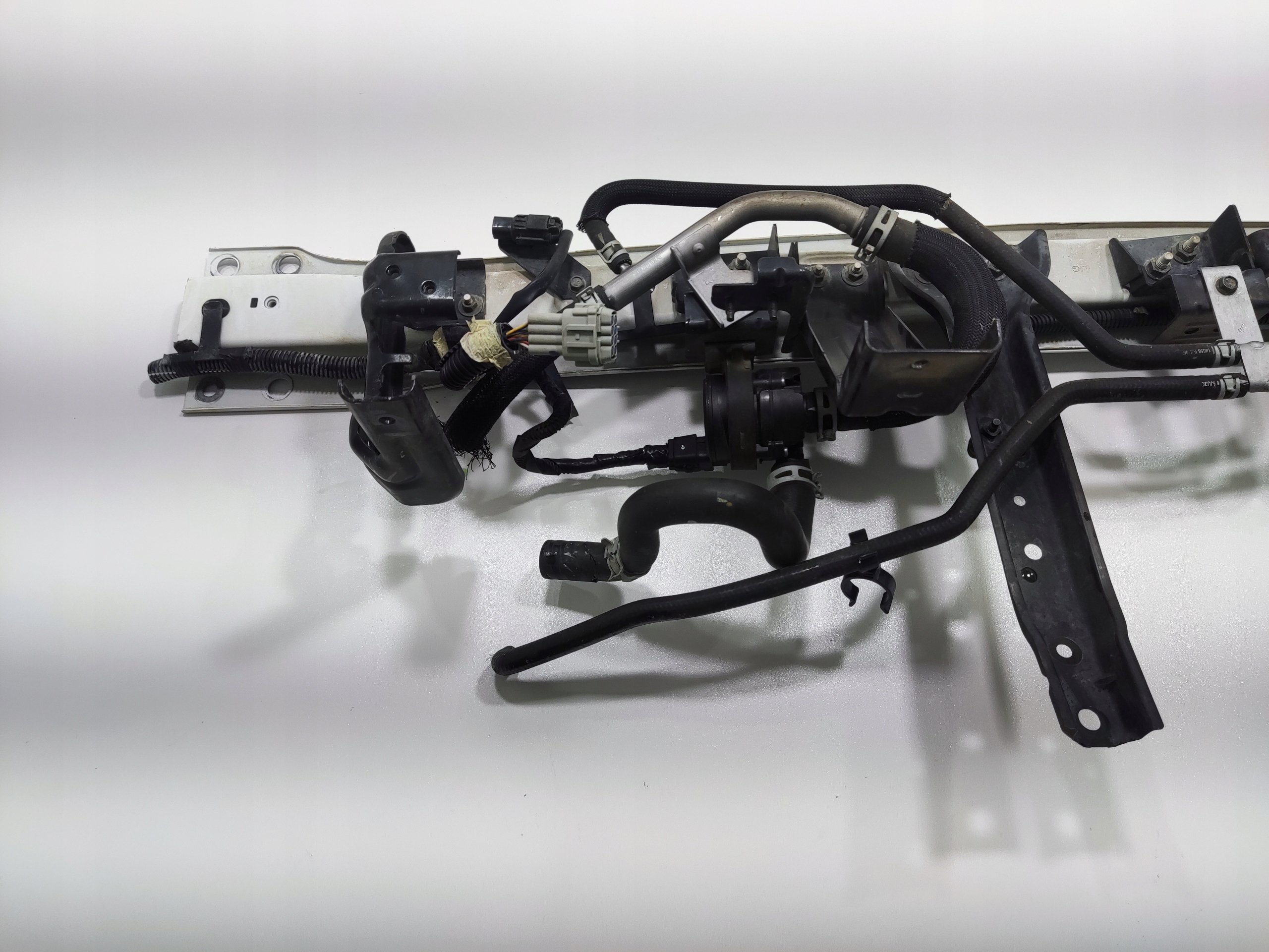 DRZIAK CHLADICOV NISSAN NAVARA IV D23 NP300 2015-2022