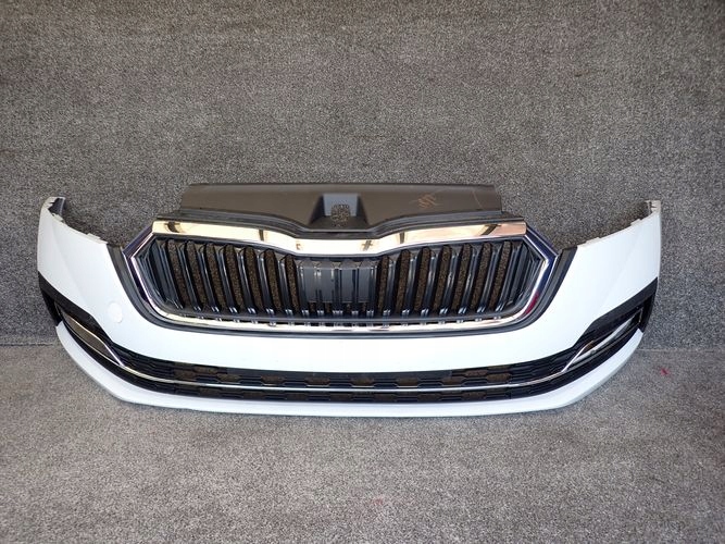 SKODA OCTAVIA IV PREDNÝ NÁRAZNÍK NASÁVANIA VZDUCHU