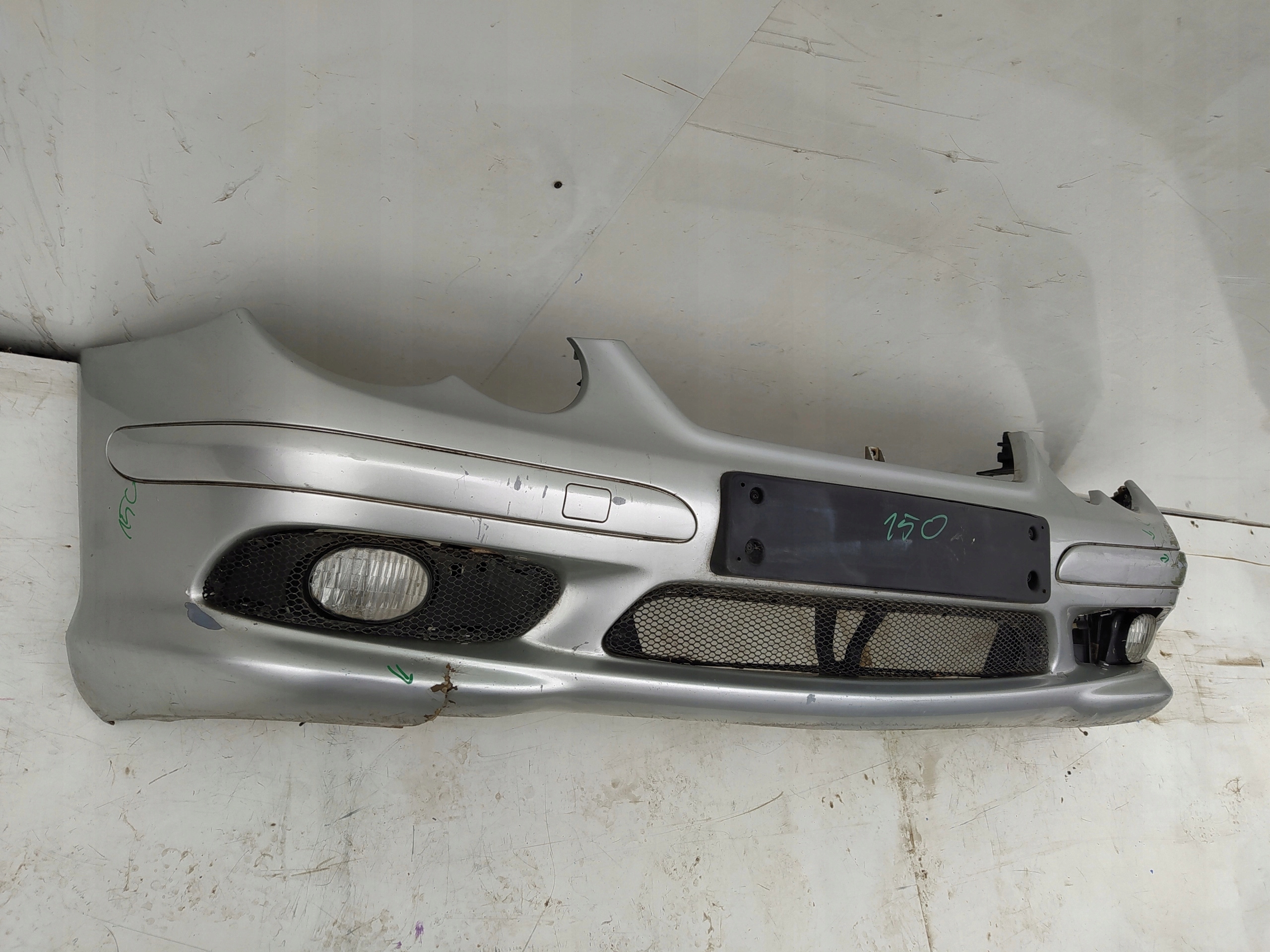 PREDNÝ NÁRAZNÍK MERCEDES w203 sportcoupe amg