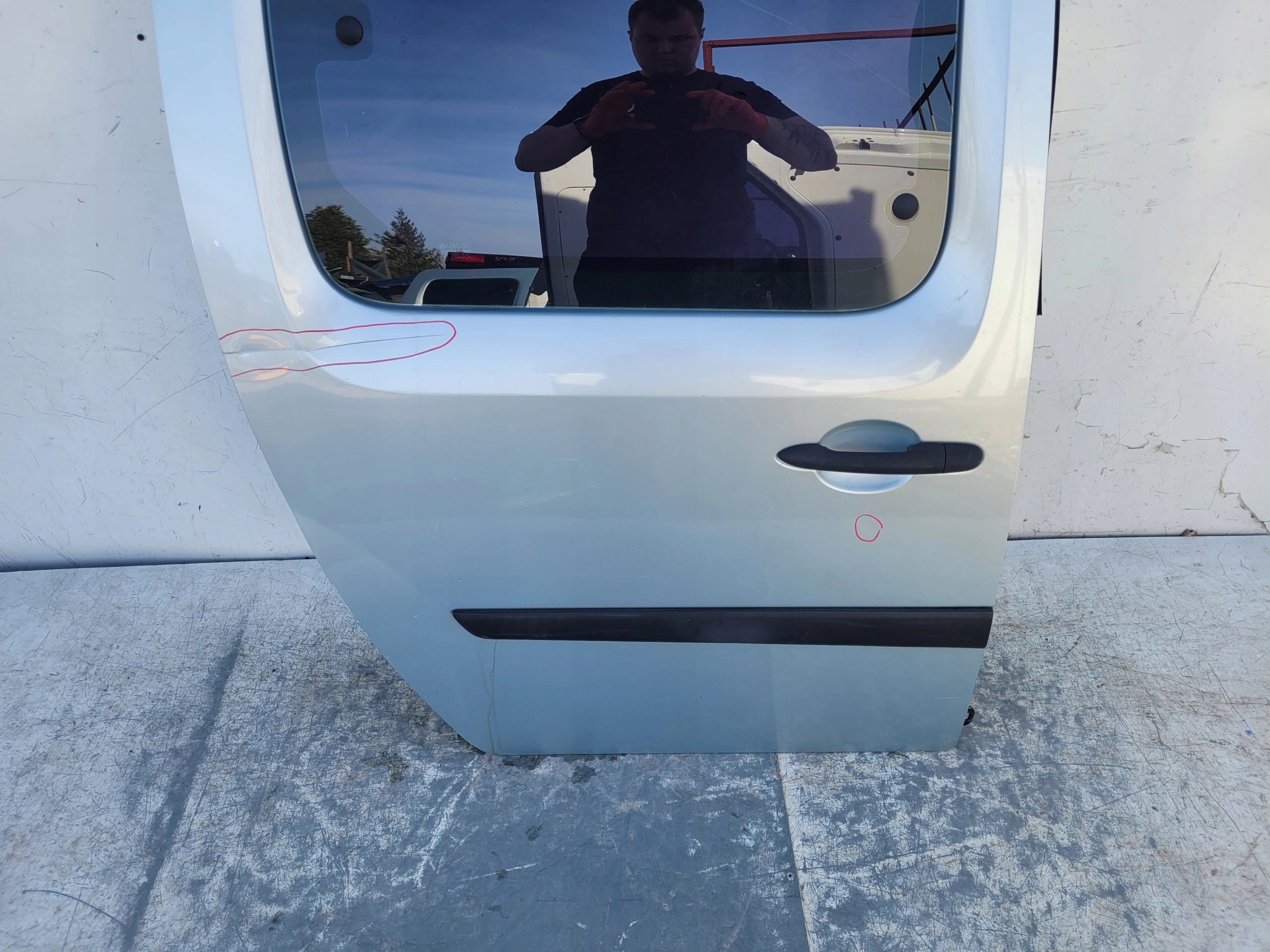 RENAULT KANGOO II 08- PRAVÉ POSUVNE DVERE + SKLO