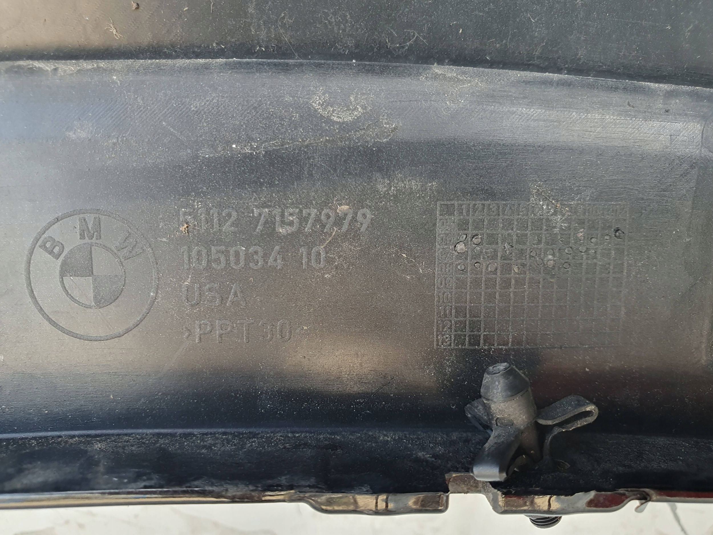 BMW X5 E70 7157979 ĽAVÝ PREDNÝ BLATNÍK