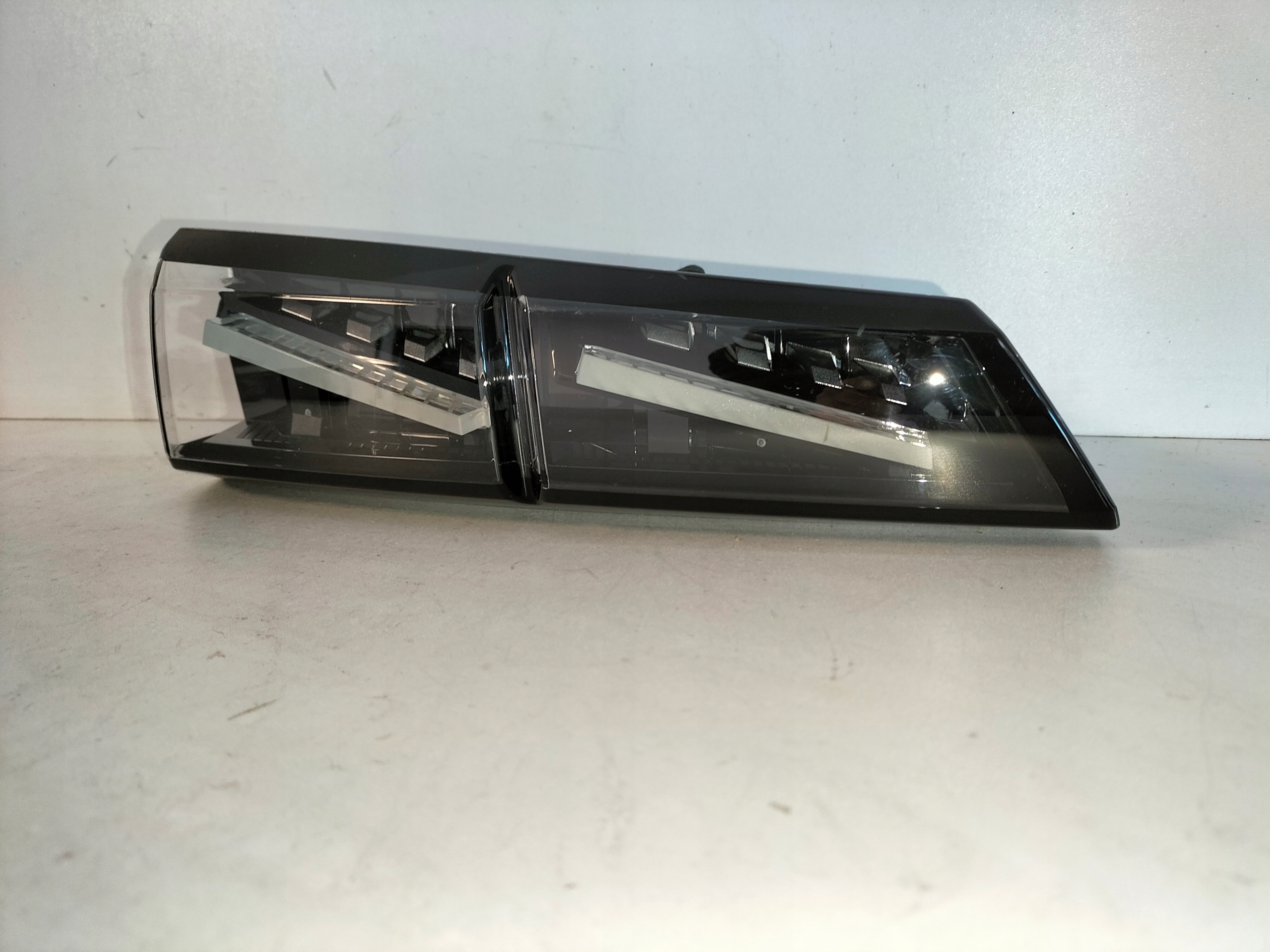 LAVE ZADNE SVETLO PEUGEOT 308 III T10 21- GT