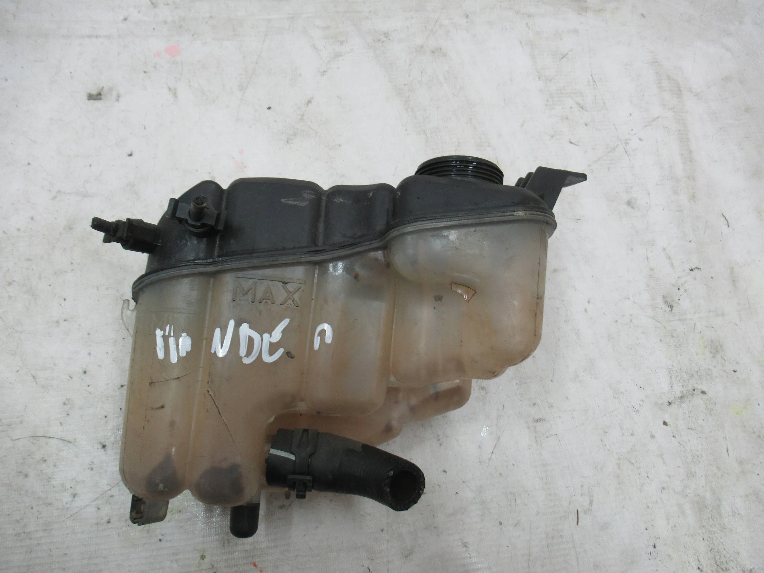 VYROVNAVACIA NADOBKA FORD MONDEO MK4 2.0 TDCI