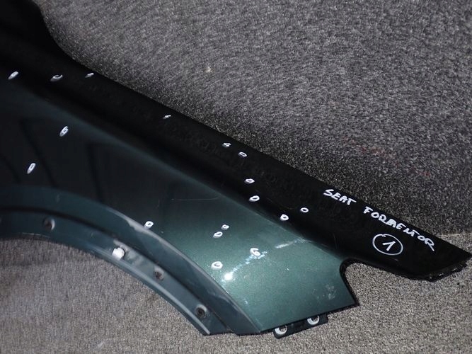 CUPRA FORMENTOR 20- PRAVY PREDNY BLATNIK PO KRUPOCH