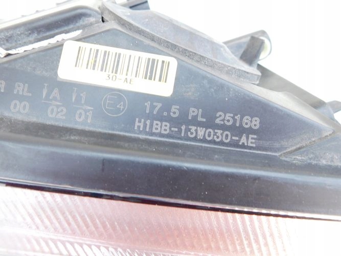 FORD FIESTA MK8 VIII 17- LAVE PREDNE SVETLO