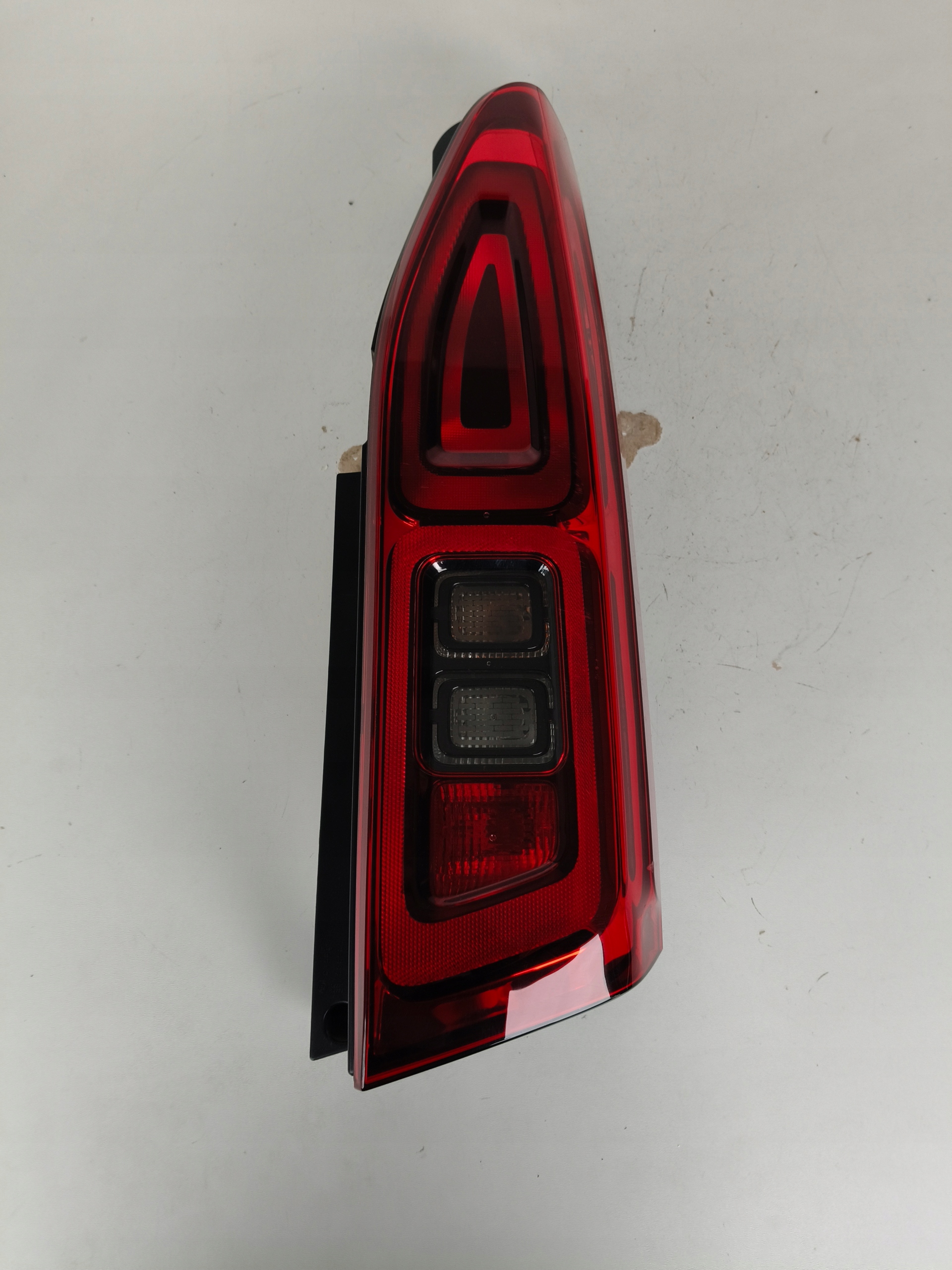 PRAVE ZADNE SVETLO CITROEN BERLINGO IV 18- RIFTER LED