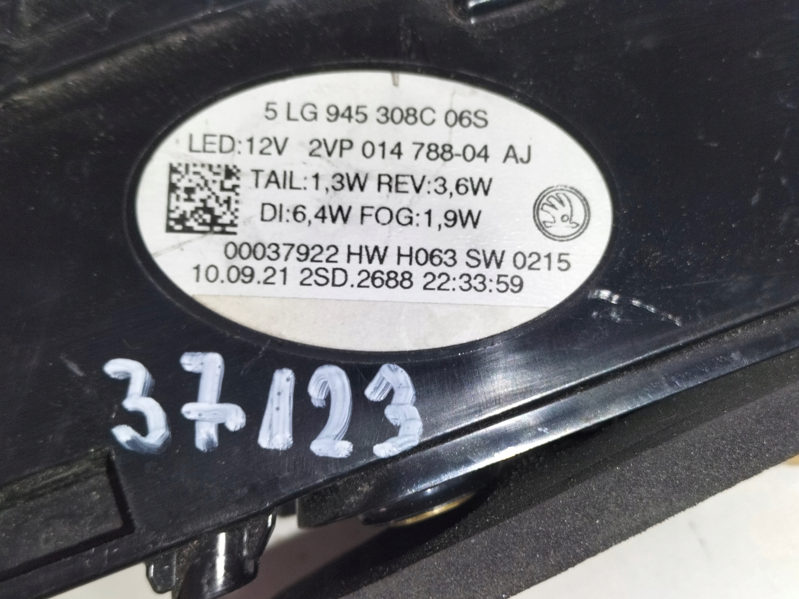 PRAVE ZADNE SVETLO SKODA ENYAQ 21- LED