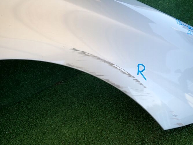 MERCEDES W246 B-KLASA 12- PRAVY PREDNY BLATNIK