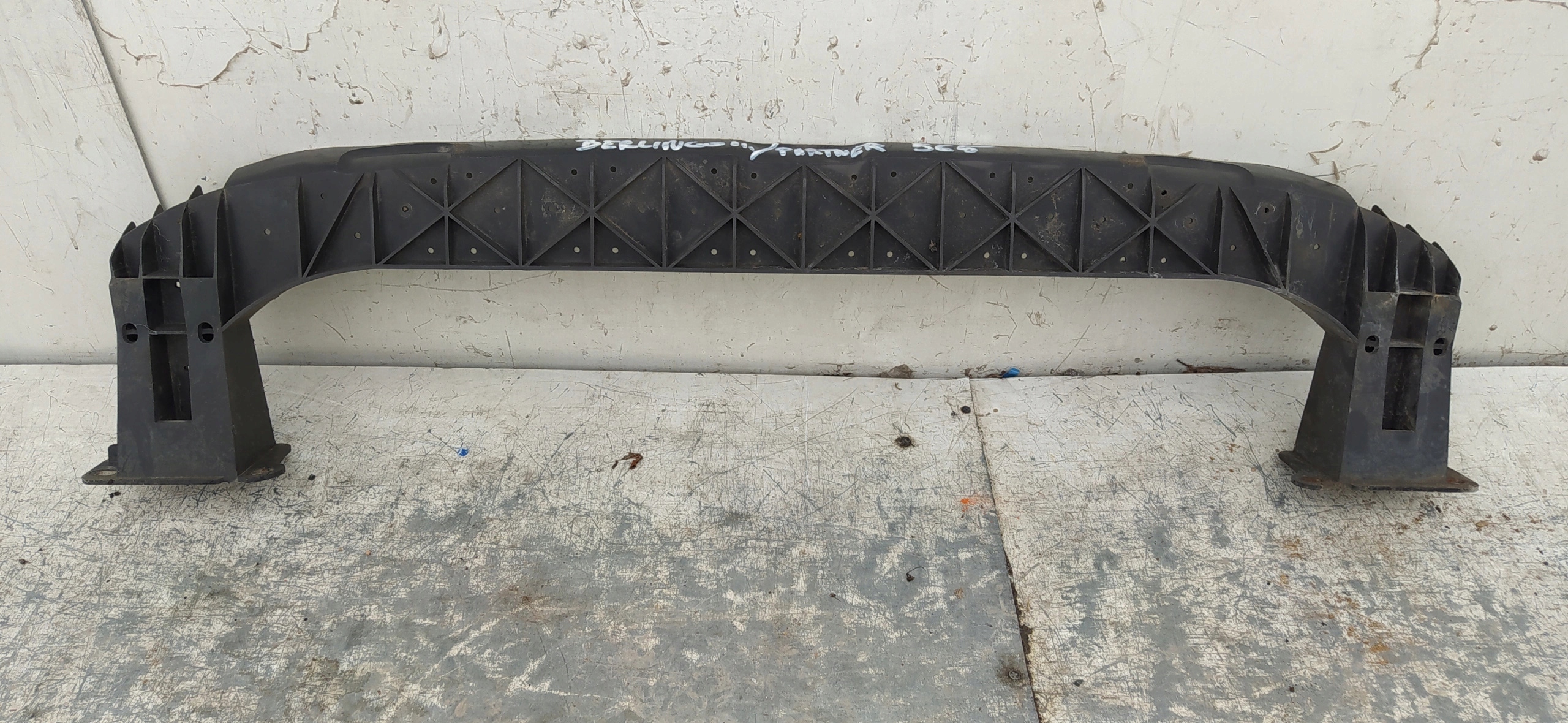 PEUGEOT PARTNER 3 CITROEN BERLINGO III SPODNA VÝSTUHA PREDNÉHO NÁRAZNÍKA 968058