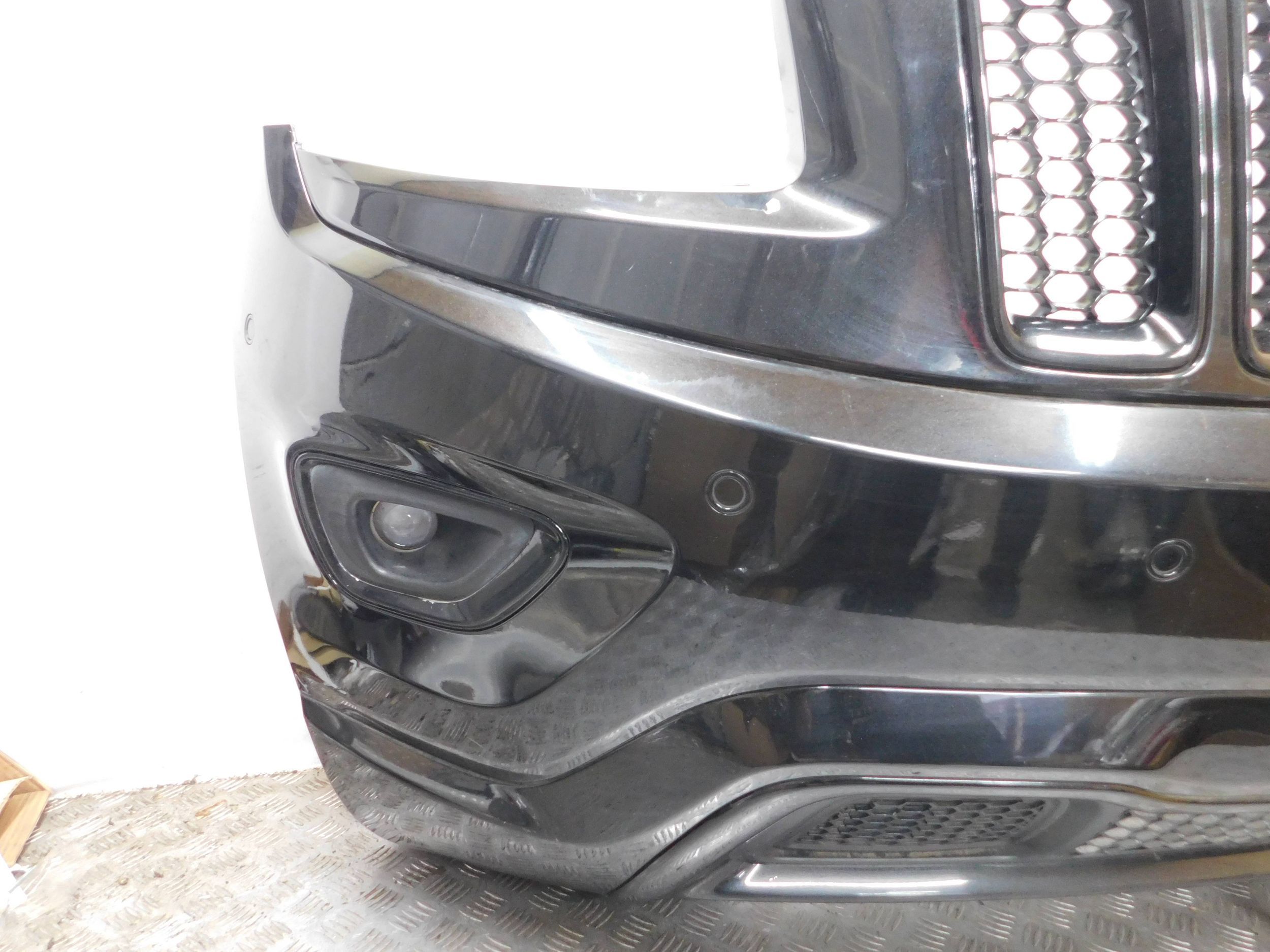 PREDNÝ NÁRAZNÍK JEEP GRAND CHEROKEE LIFT 17-