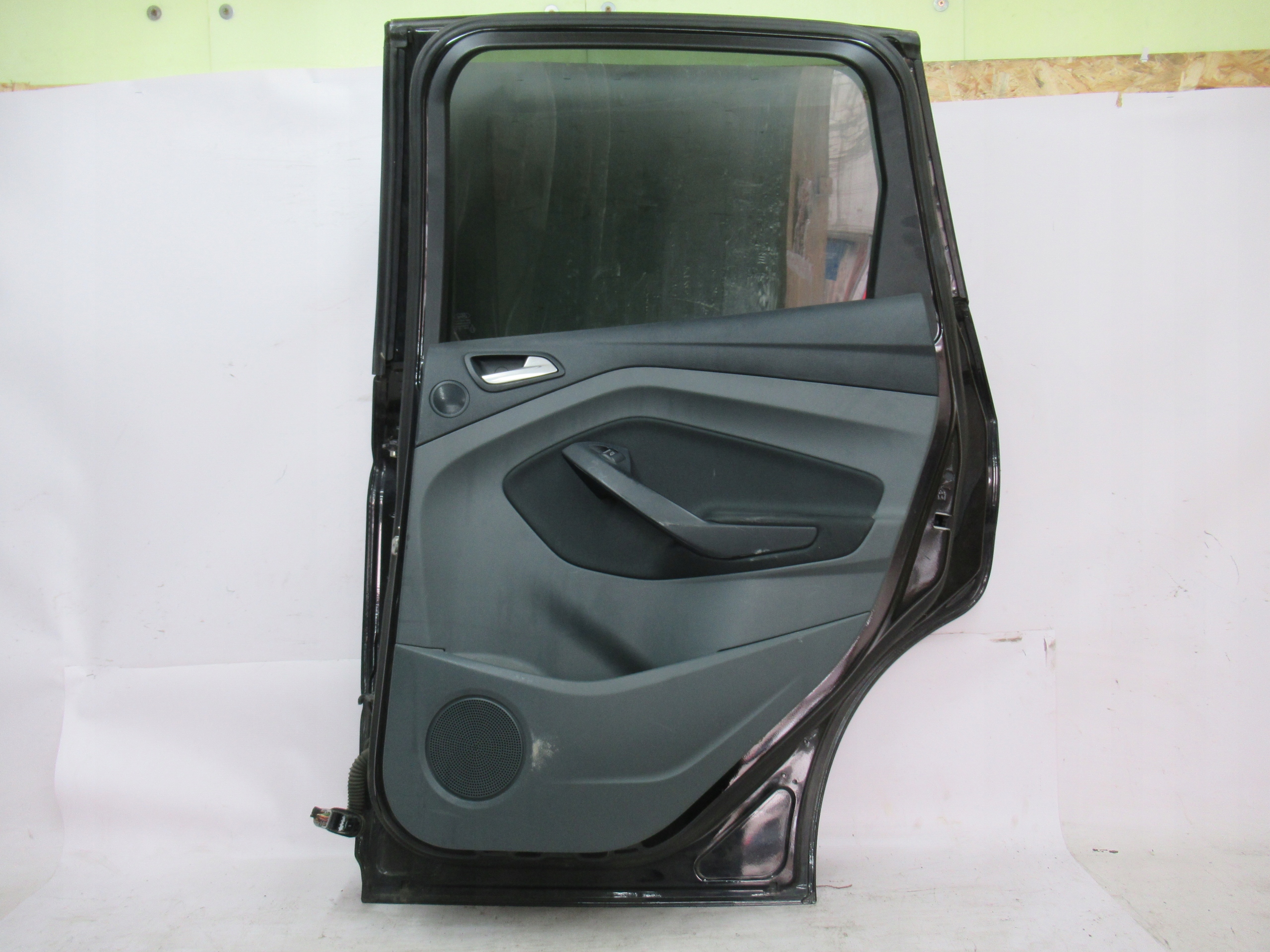 PRAVÉ ZADNÉ DVERE FORD C-MAX II 10-