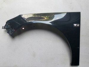 ĽAVÝ PREDNÝ BLATNÍK OPEL INSIGNIA 09-15 ĽAVÝ PREDNÝ BLATNÍK OPEL INSIGNIA 09-15