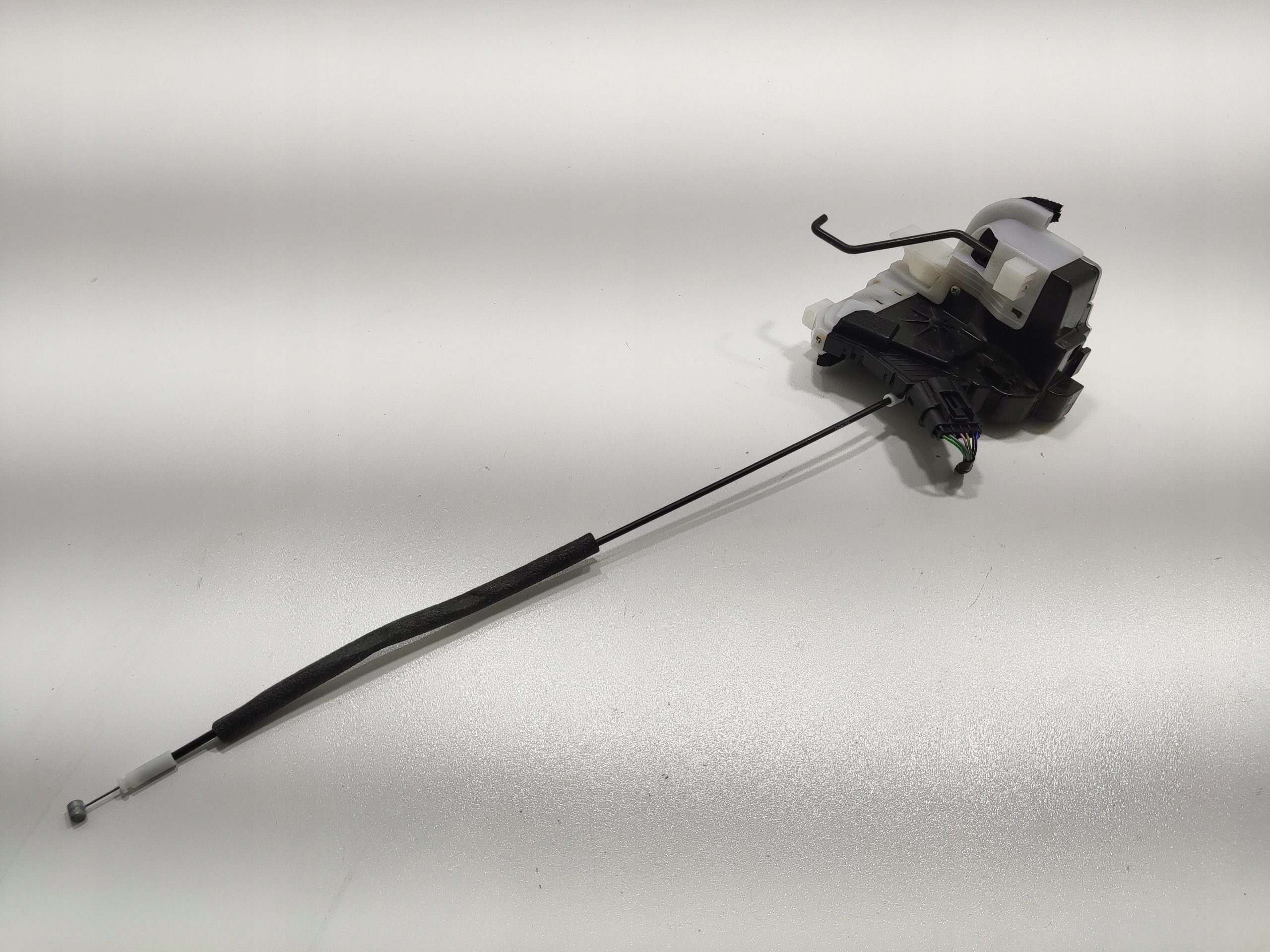 ZAMOK LAVYCH PREDNYCH DVERI HYUNDAI I20 II 81310-C8020 6 PIN EUROPA 14-