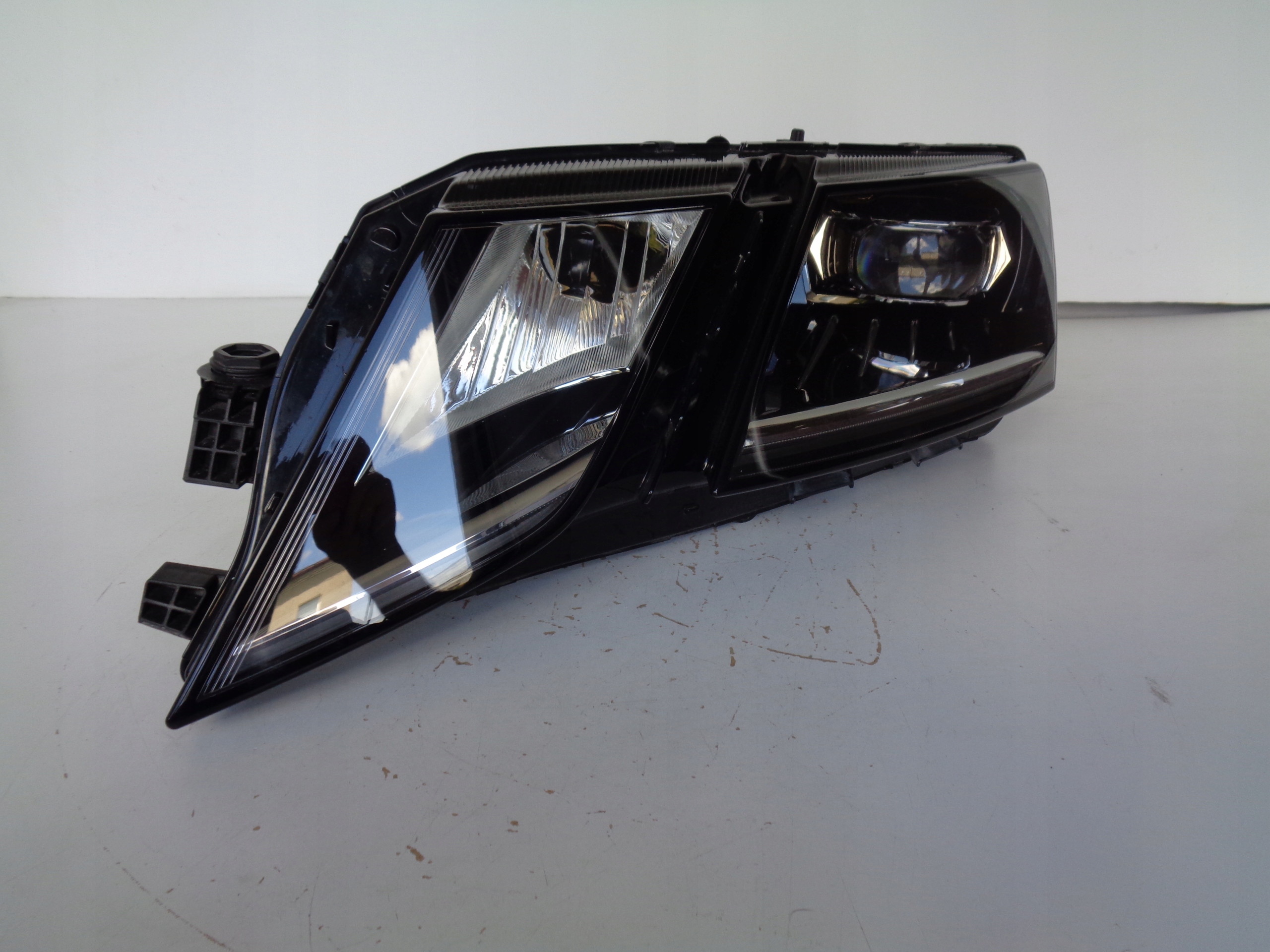 ĽAVÉ SVETLO SKODA OCTAVIA III 5E 16- LIFT FULL LED