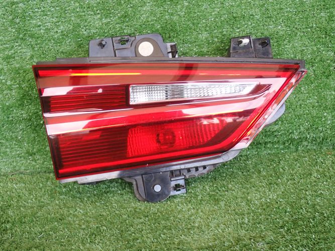 BMW X2 F39 LED LAVE ZADNE SVETLO V KAPOTE