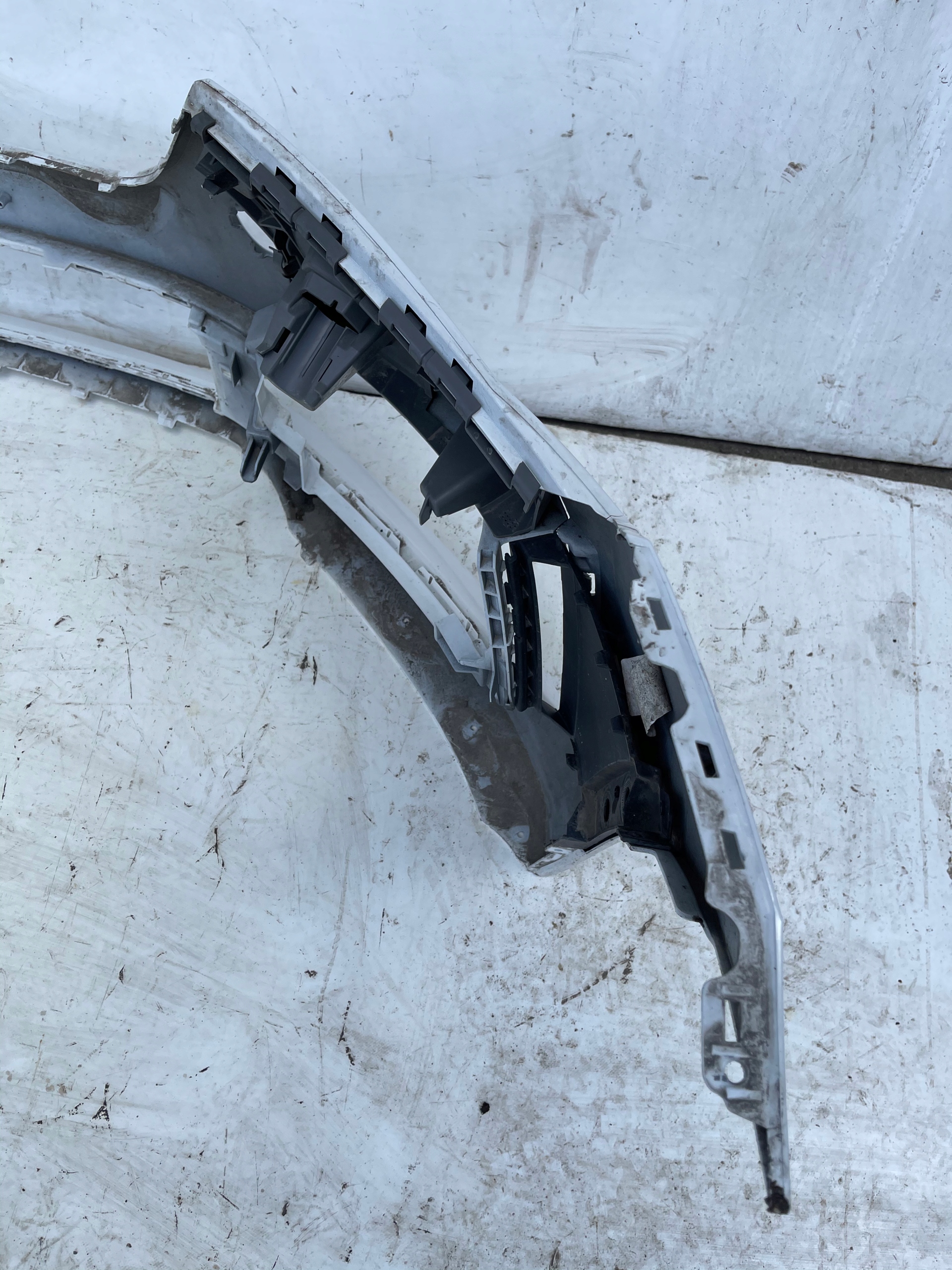 PREDNÝ NÁRAZNÍK SKODA SCALA