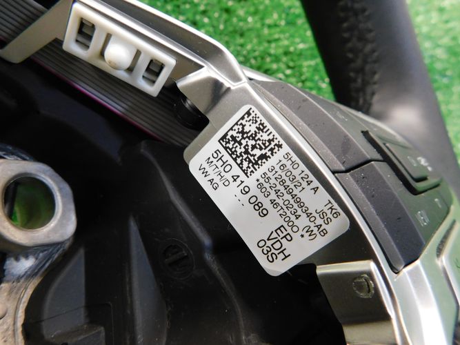 VW GOLF VIII TIGUAN VOLANT