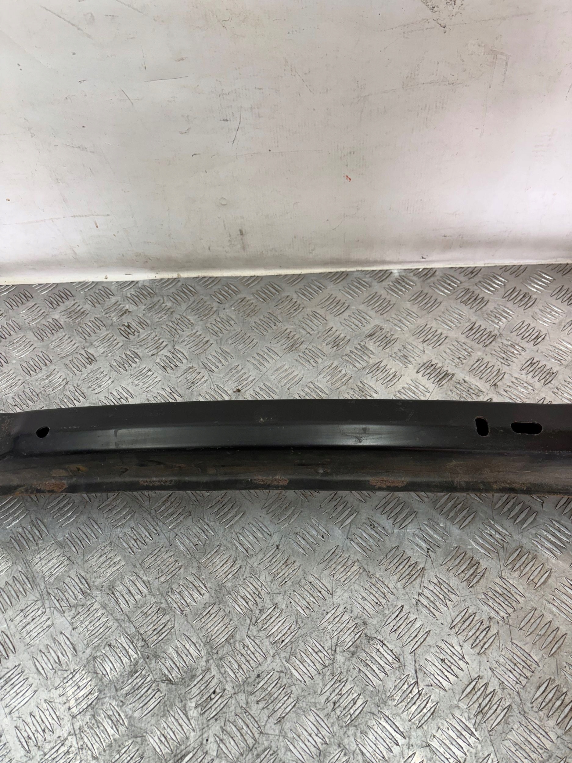 VYSTUHA ZADNEHO NARAZNIKA BMW X3 E83