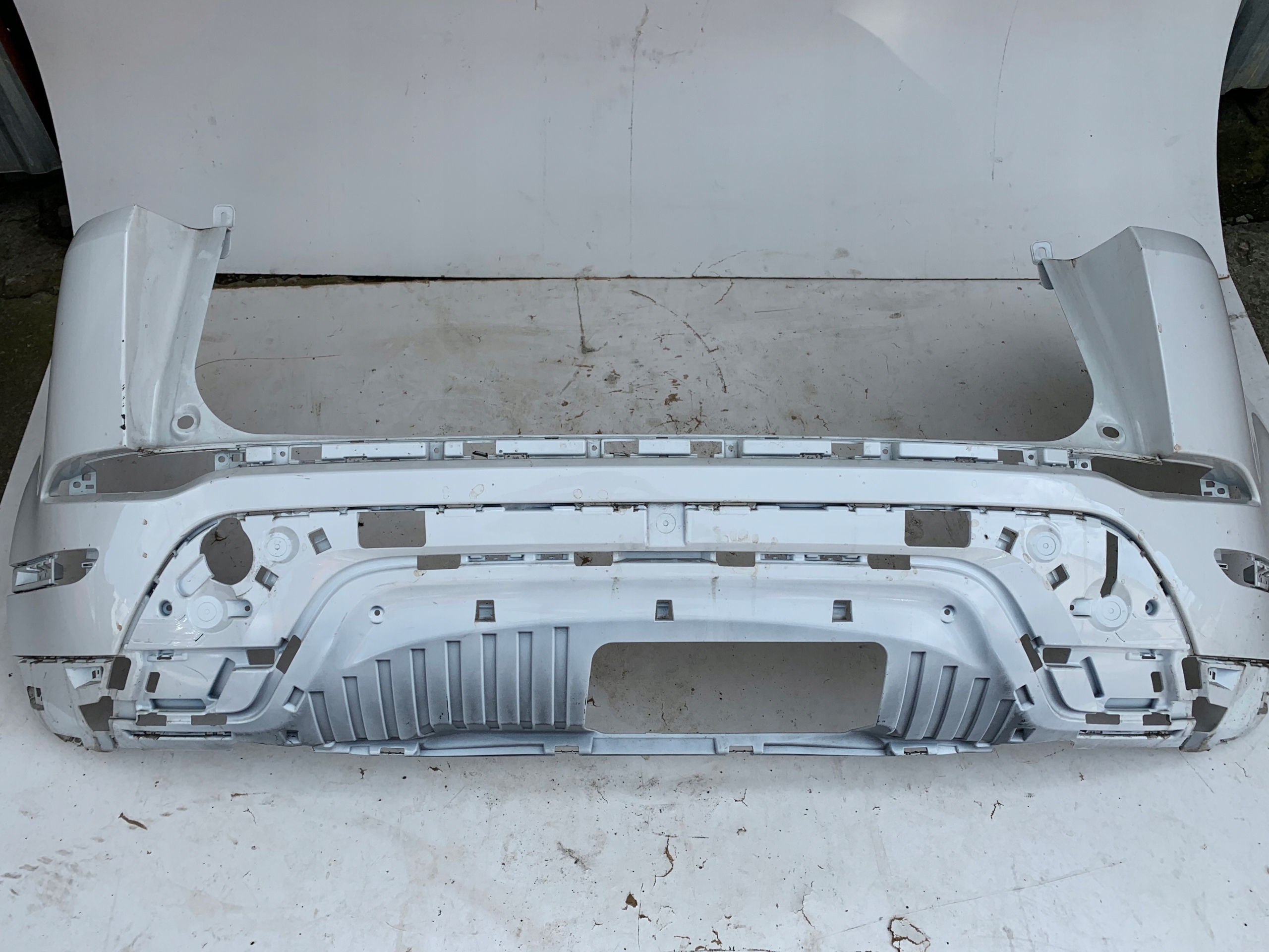 ZADNÝ NÁRAZNÍK RANGE ROVER EVOQUE II