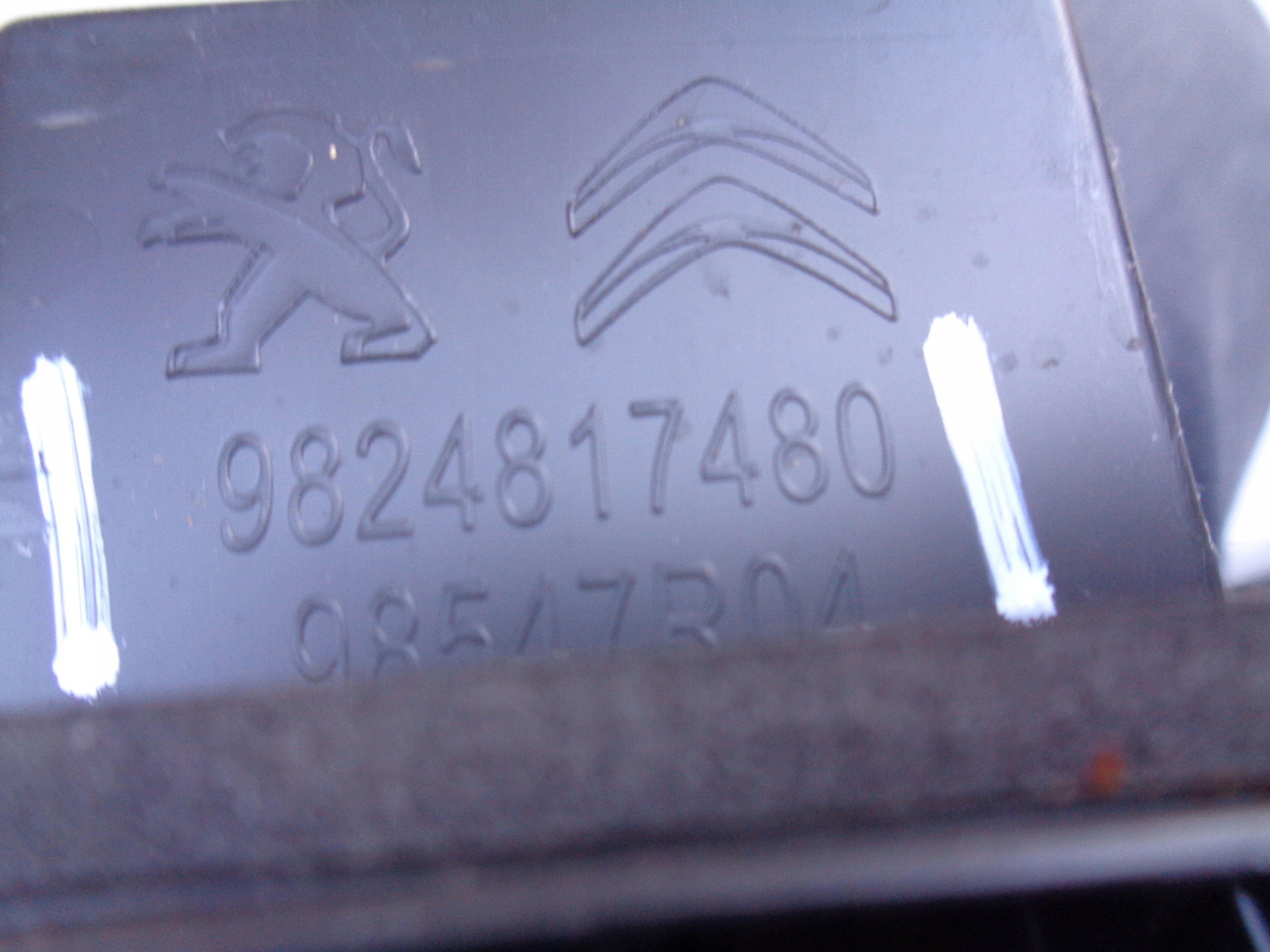 SPOJLER ZADNEJ KAPOTY PEUGEOT 208 II 19-