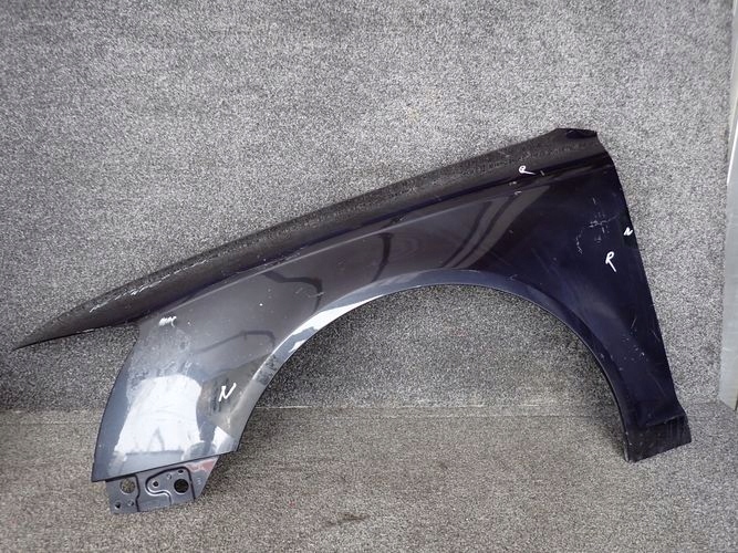 AUDI A6 C6 LIFT 07-11 ĽAVÝ PREDNÝ BLATNÍK