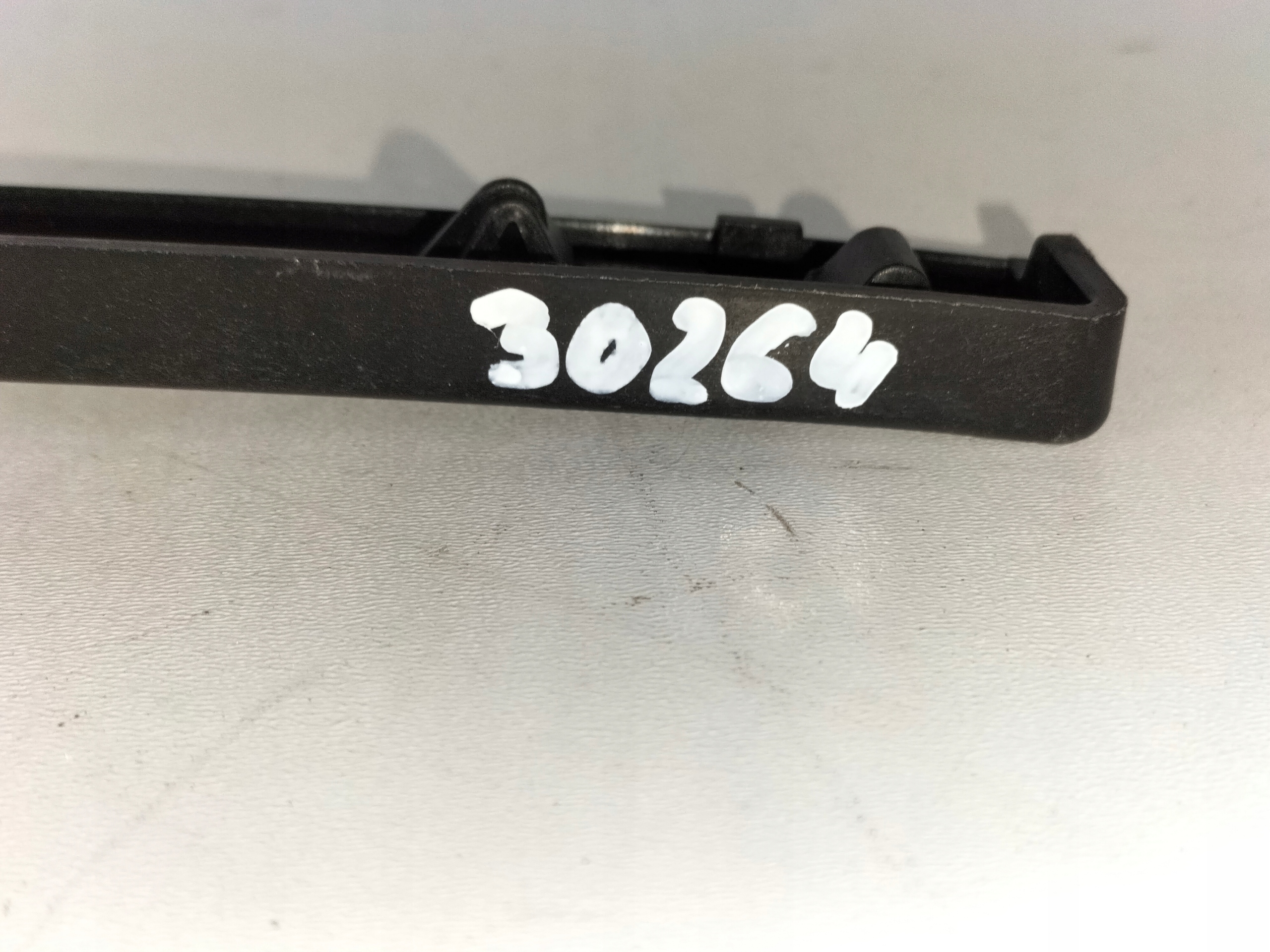 LAVA LISTA ZADNEHO NARAZNIKA AUDI A8 D4 LIFT 13-