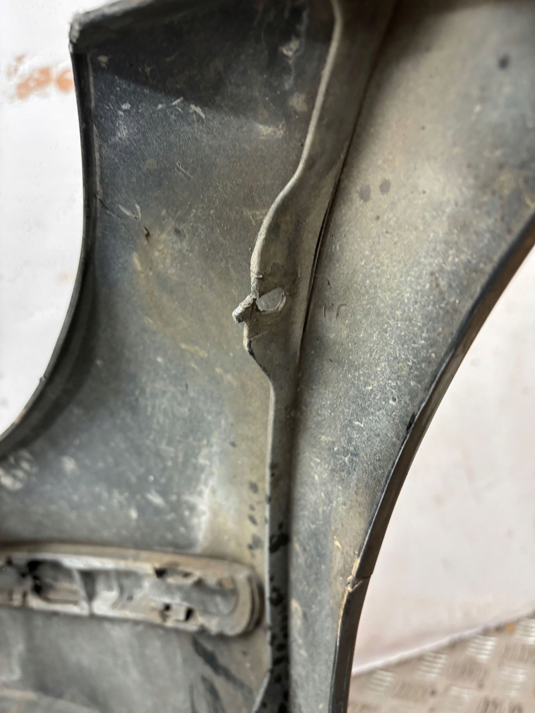 PREDNÝ NÁRAZNÍK BMW 1 E87 LIFT 07-