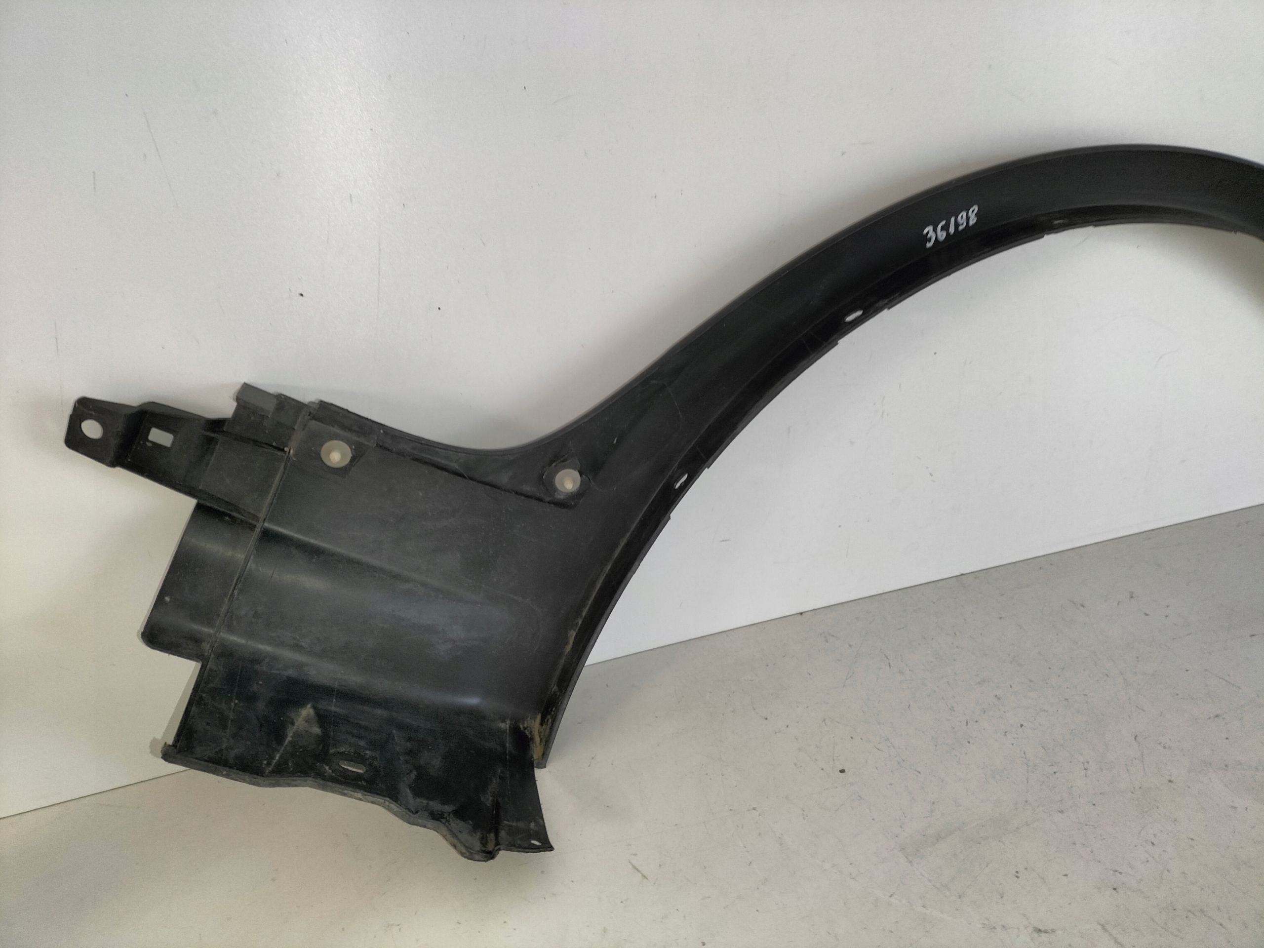 LIŠTA ĽAVÉHO PREDNÉHO BLATNÍKA BMW X3 E83 03-