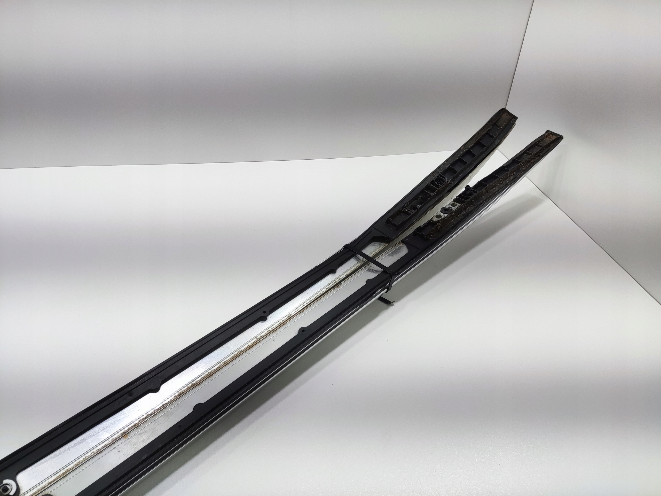 ORIGINÁLNE STREŠNÉ NOSIČE PEUGEOT 508 I SW KOMBI 98028098VV 10-14