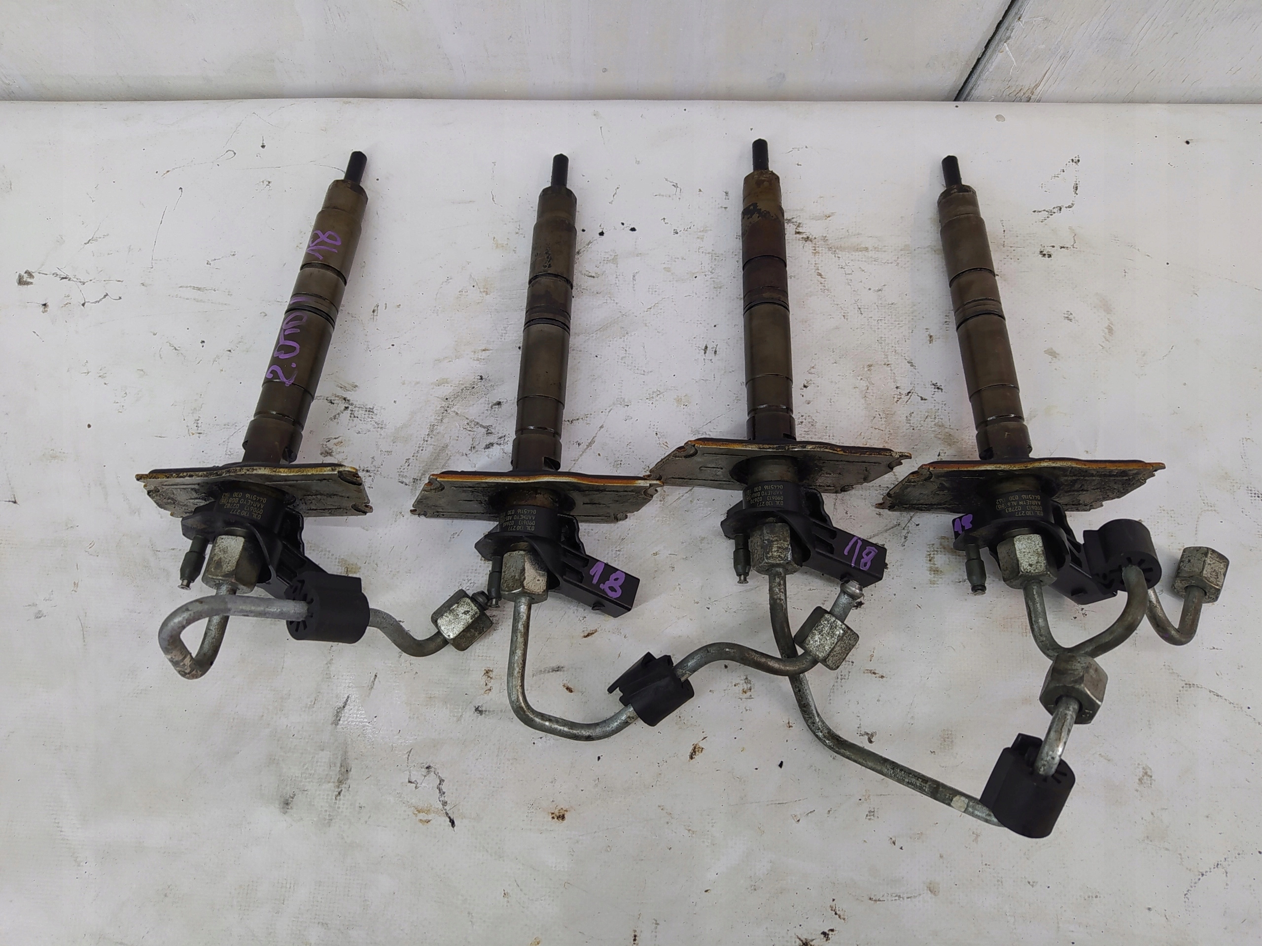 VW PASSAT B6 2.0 TDI CBD VSTREKOVACIA TRYSKA 03L130277