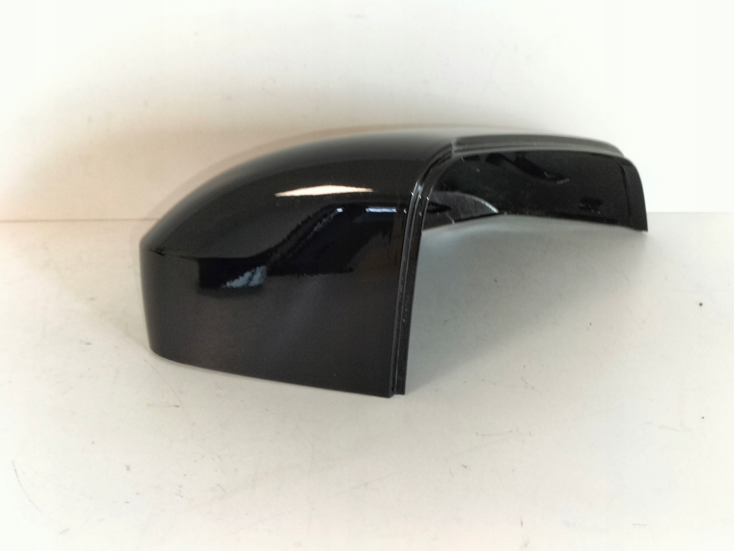 OBAL PRAVÉHO ZRKADLA FORD CAPRI EV 24-