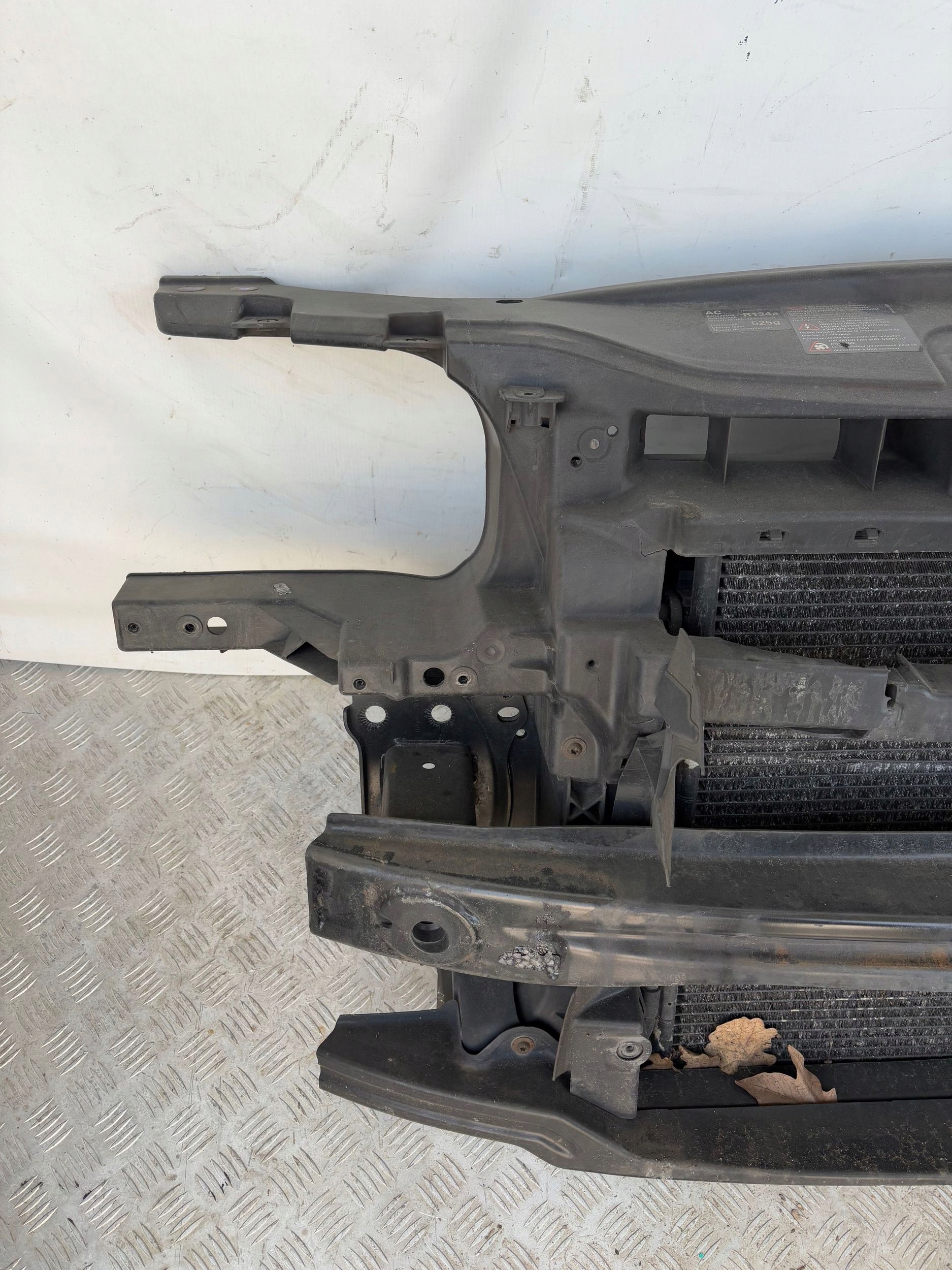 PREDNE CELO CHLADICE VW TOURAN I 2.0 TDI 03-