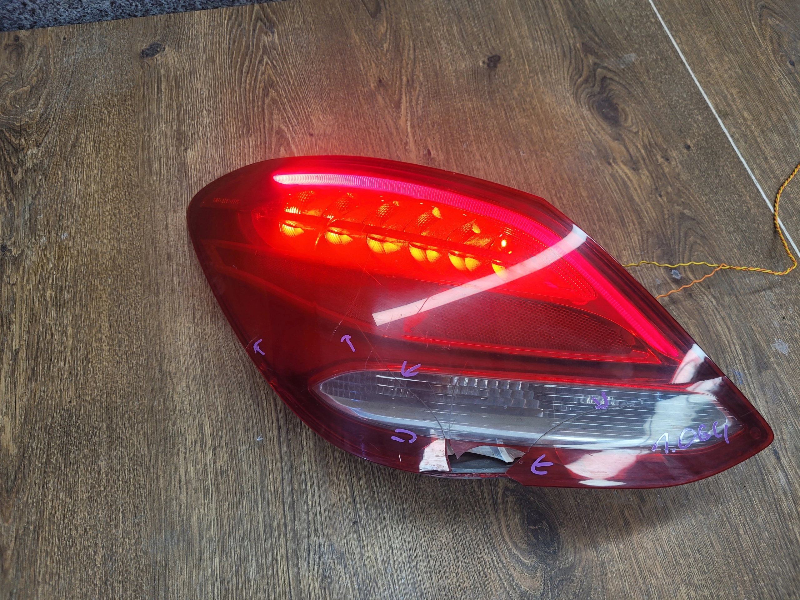 MERCEDES C 205 LAVE ZADNE SVETLO A2059061157