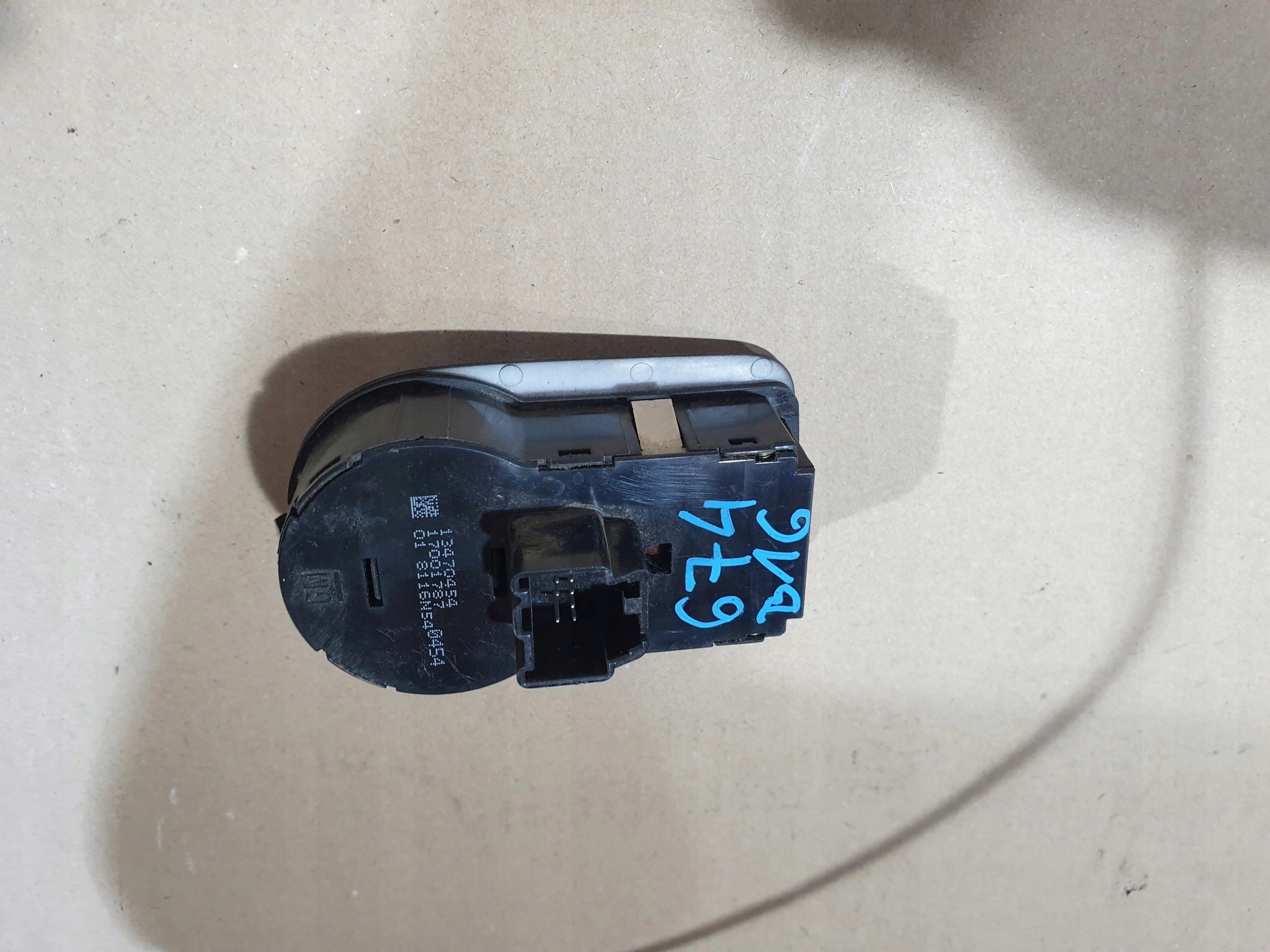opel corsa e VYPÍNAČ SVETIEL 13470454