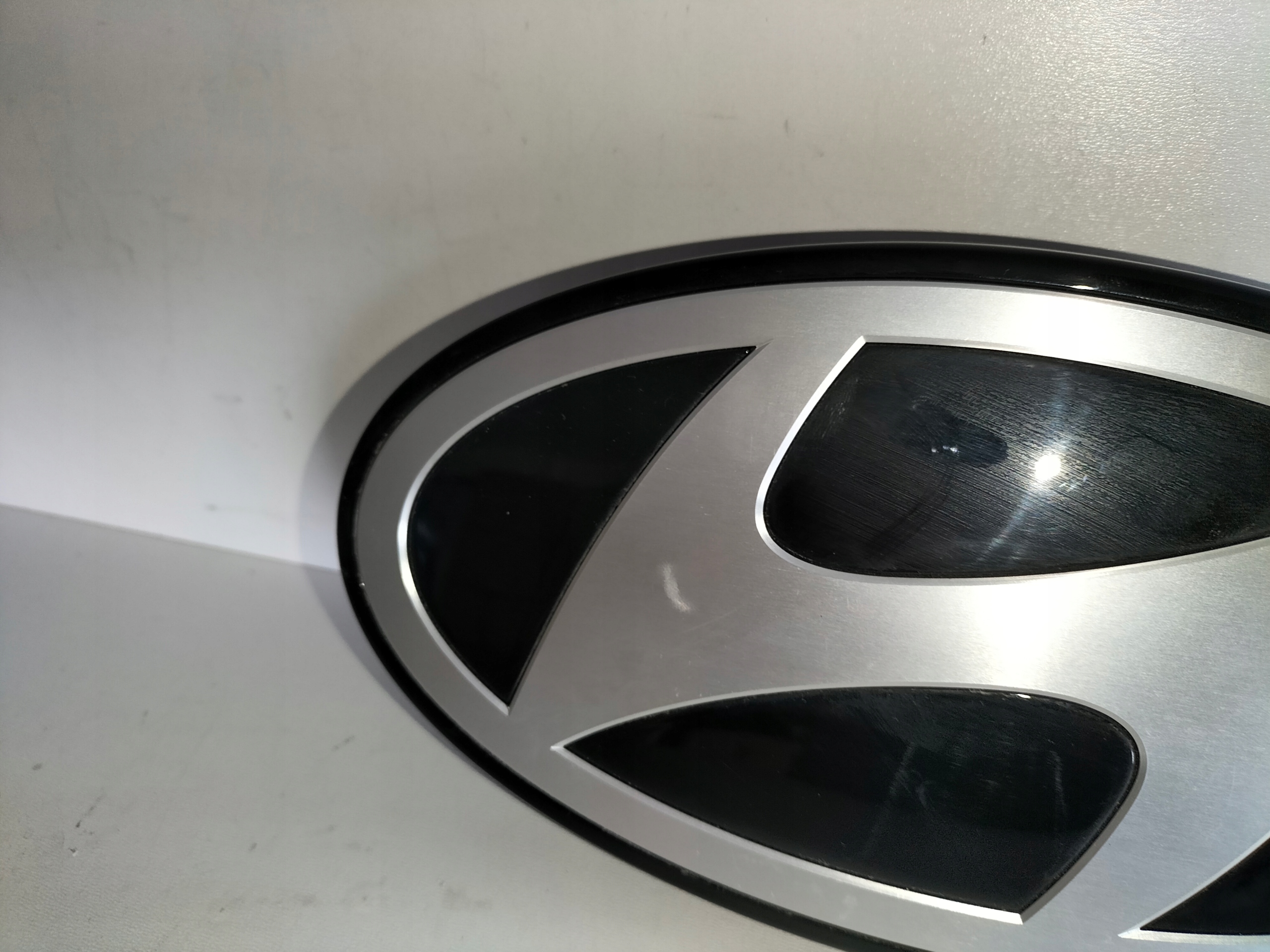 PREDNÝ ZNAK EMBLEM LOGO HYUNDAI I30 III LIFT 24-
