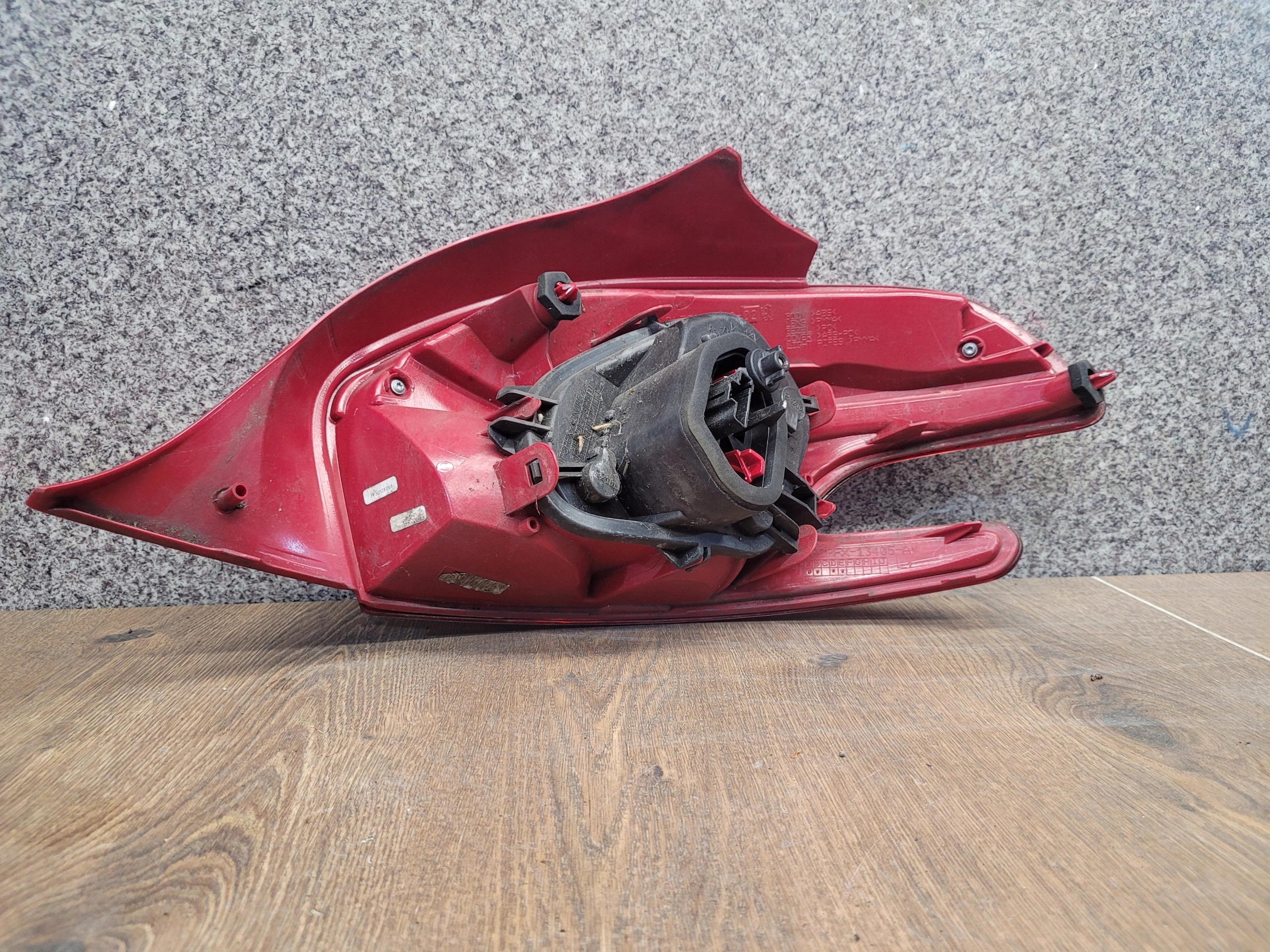 PEUGEOT 208 9672628280 PRAVE ZADNE SVETLO