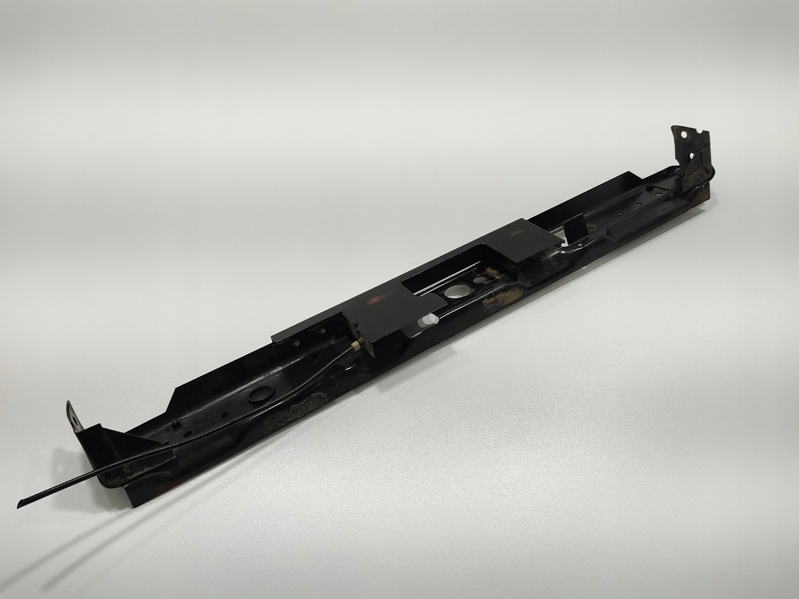 PREDNÉ ČELO VÝSTUHA LAND ROVER DEFENDER TD5 1999-06