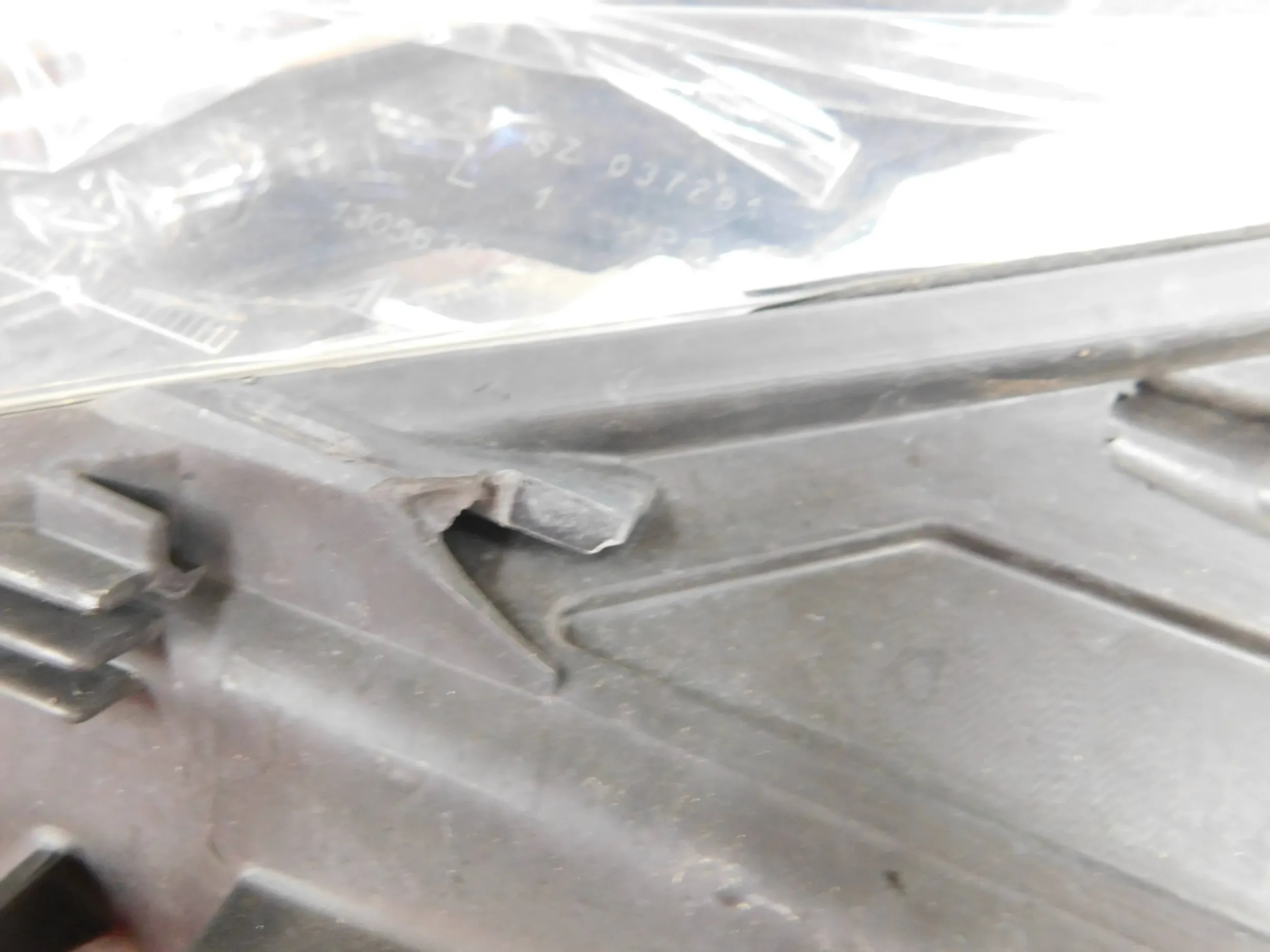 LAVE PREDNE SVETLO RENAULT MEGANE III 3 08-