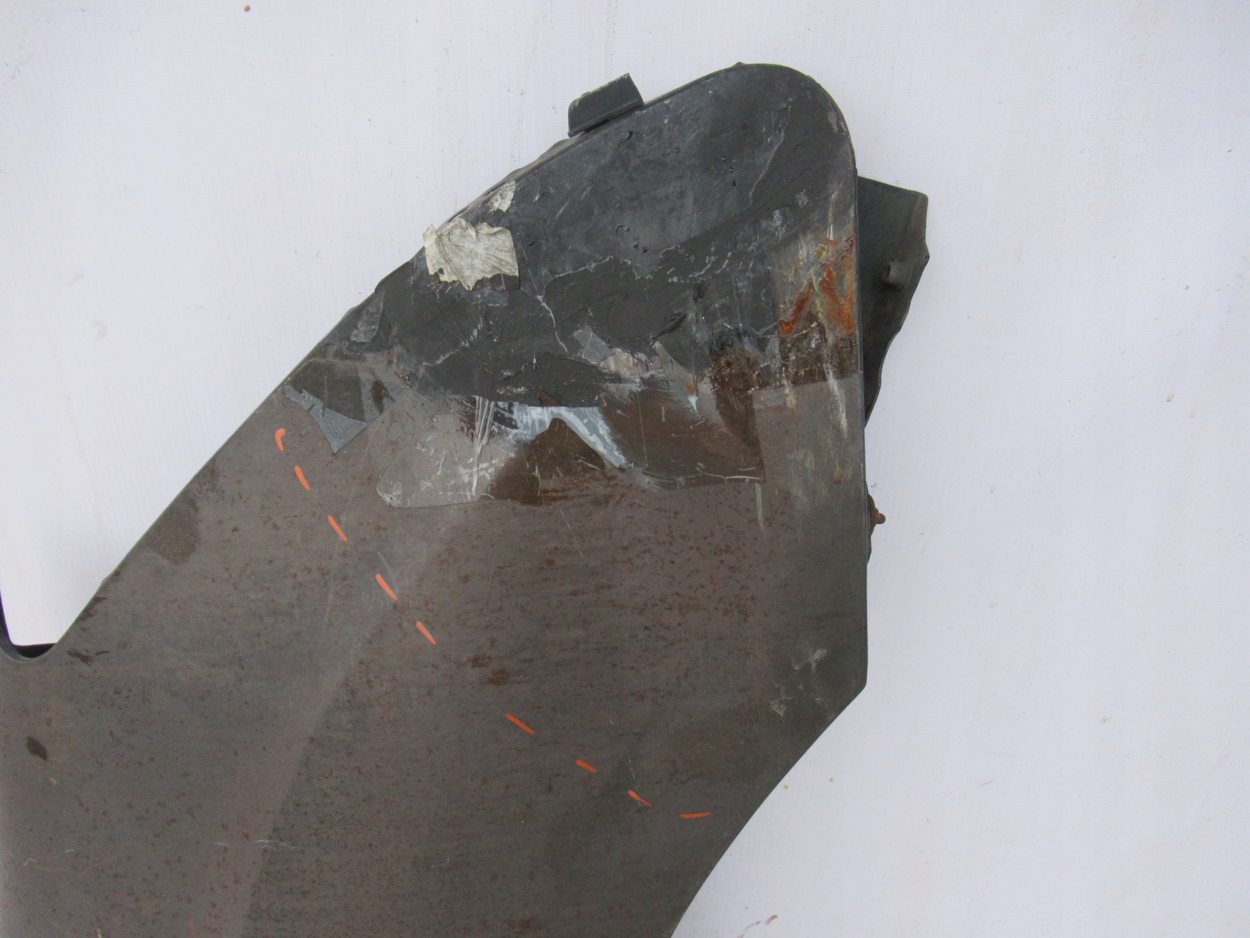 PRAVÝ PREDNÝ BLATNÍK BERLINGO PARTNER 08-