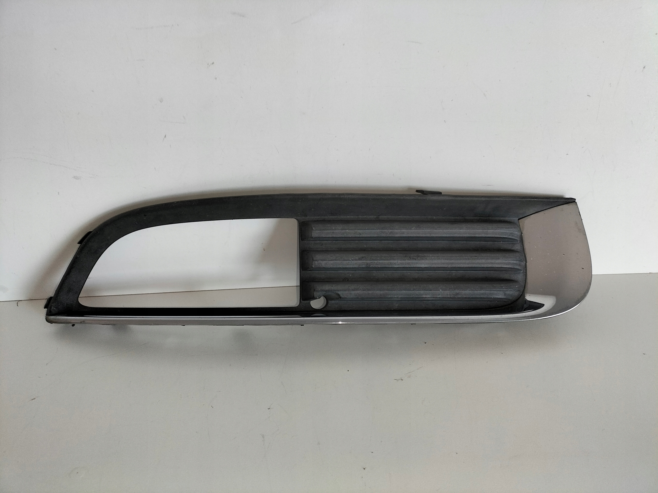 KRYTKA MRIEZKA PREDNEHO NARAZNIKA PRAVA OPEL INSIGNIA A 08-13