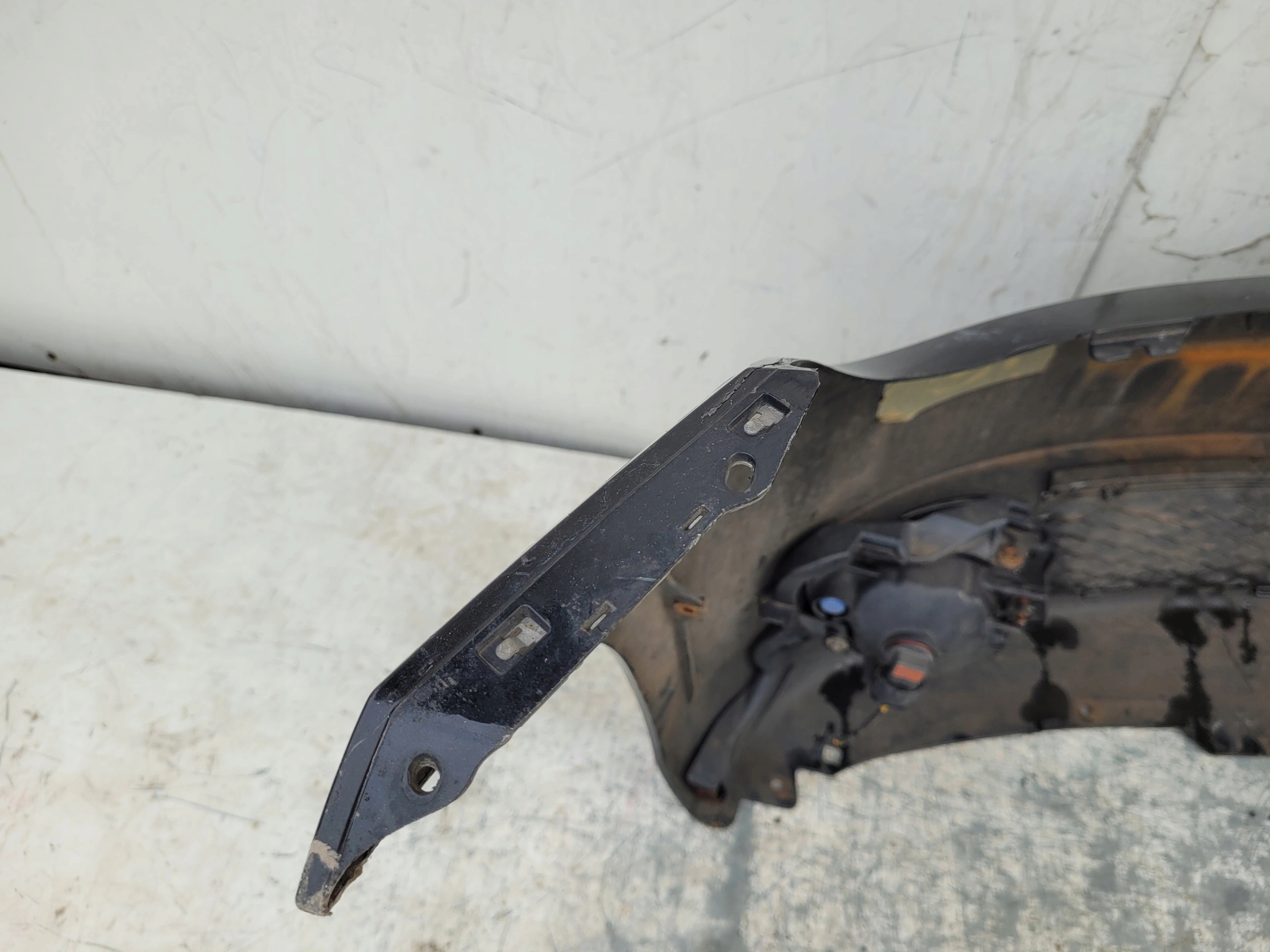 BMW 3 E92 E93 XENON PREDNÝ NÁRAZNÍK