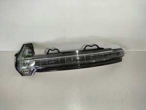 SMEROVKA V ĽAVOM ZRKADLE AUDI A4 B9 15- SMEROVKA V ĽAVOM ZRKADLE AUDI A4 B9 15-