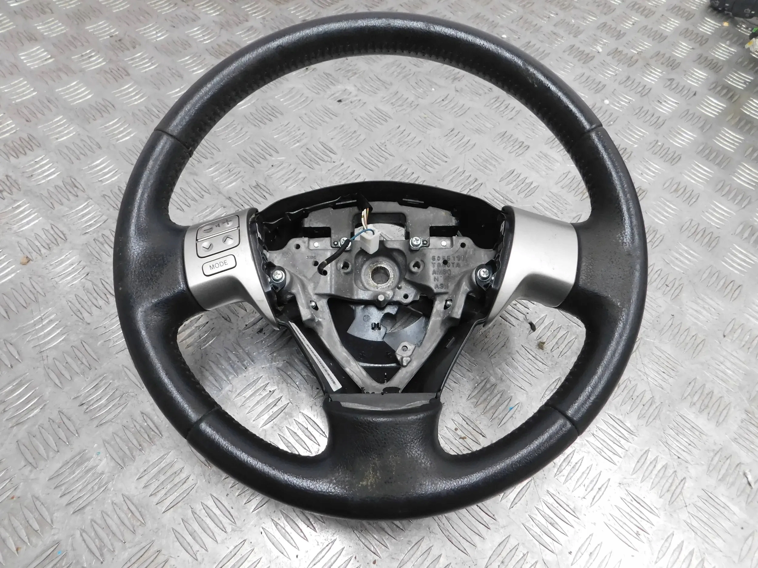 VOLANT KOŽA TOYOTA AURIS I 07-