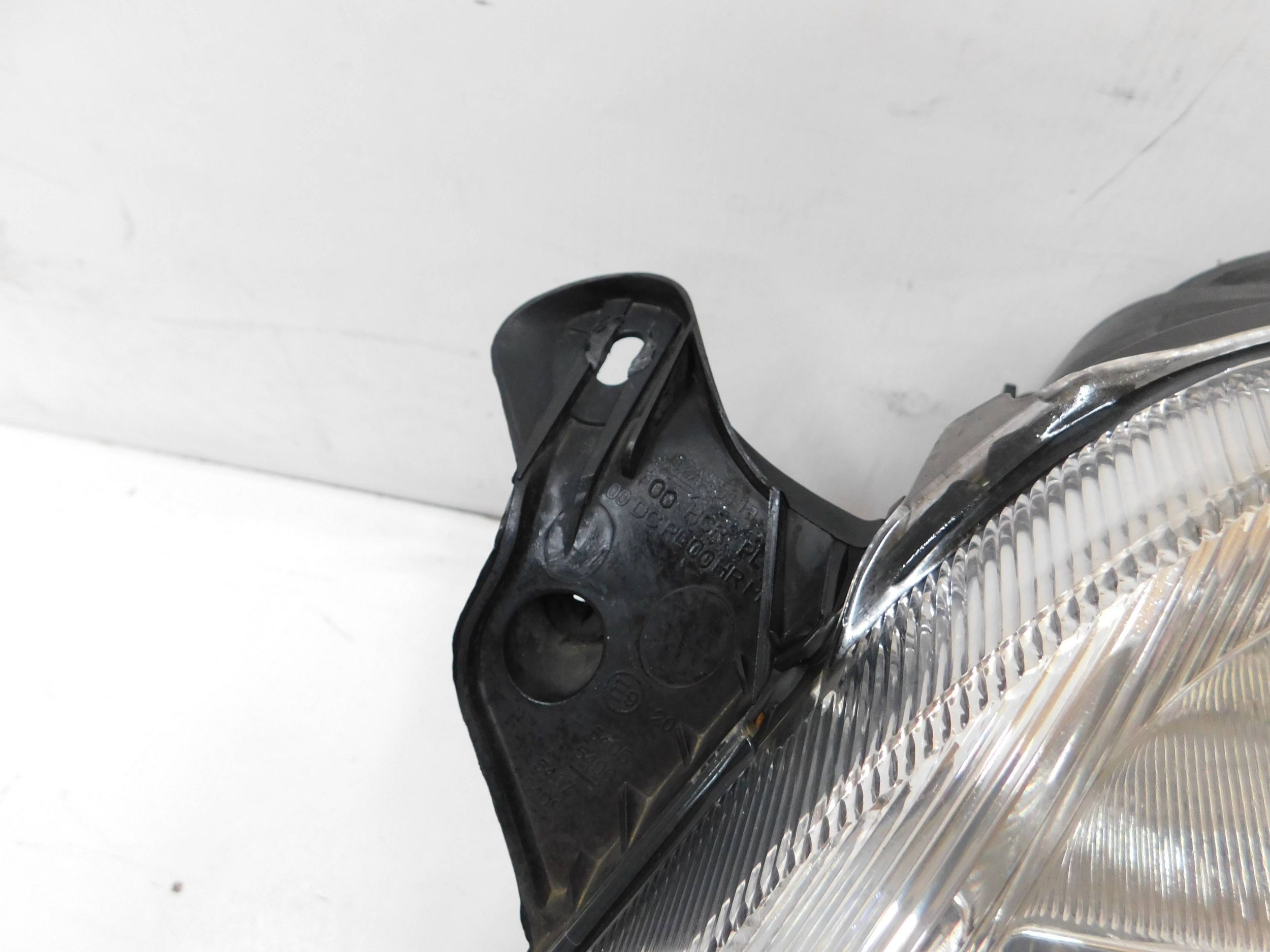 LAVE PREDNE SVETLO OPEL MERIVA A