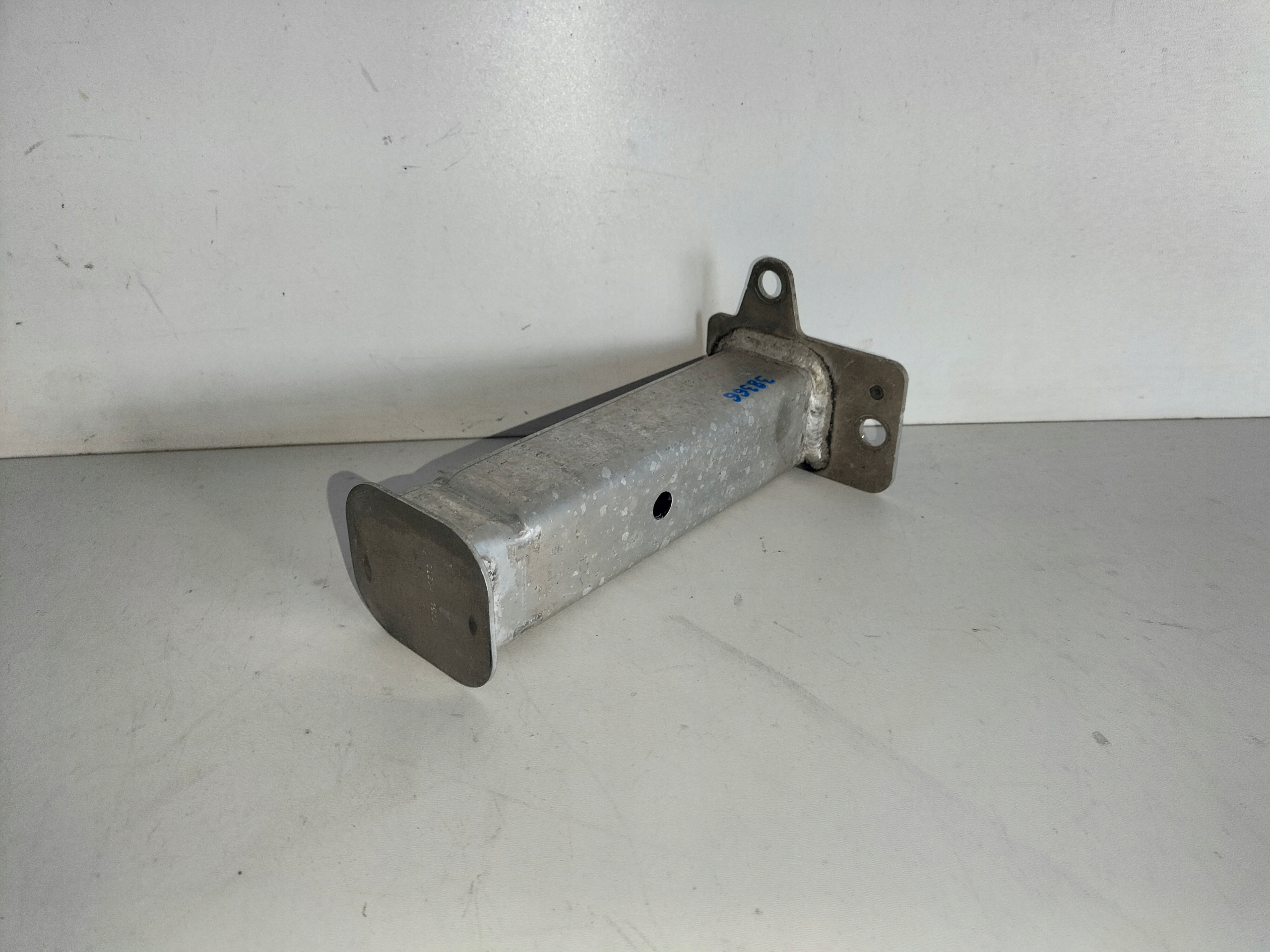ABSORBER NARAZU sztyc DRZIAK NOSNÍK NARAZNIK PREDNÝ PRAVA PEUGEOT 2008 II 19-