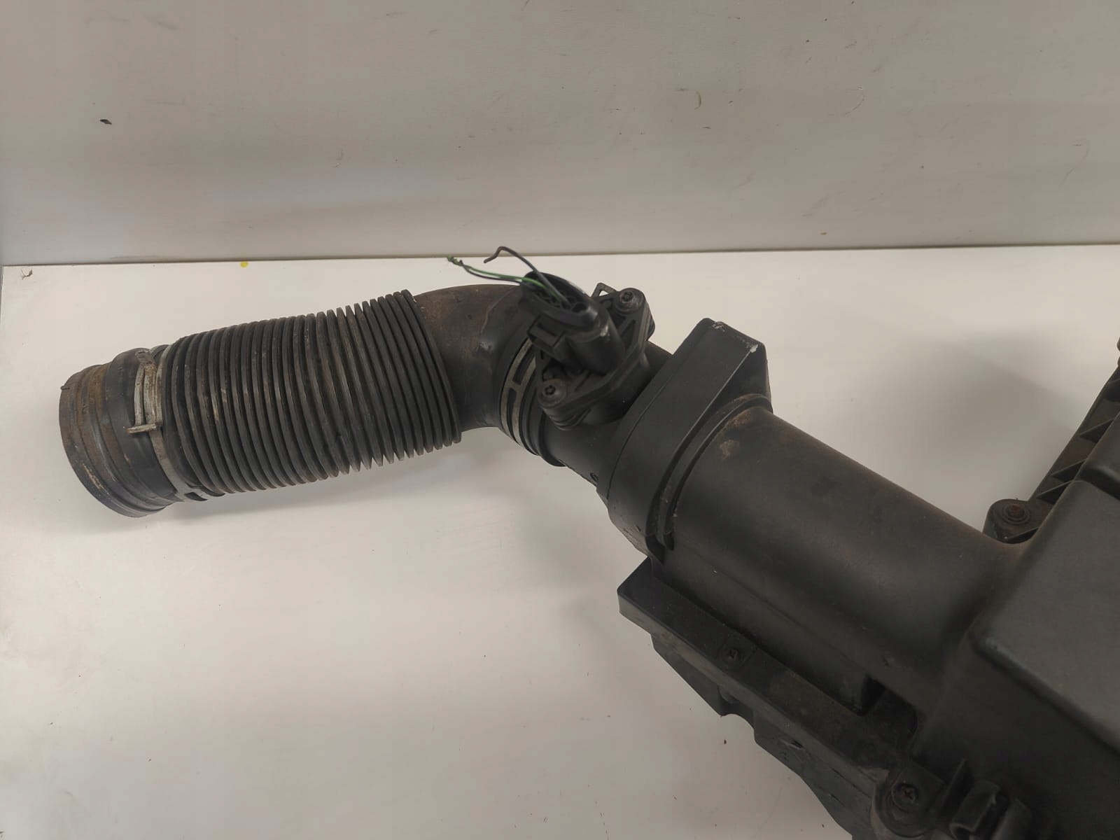 Volkswagen OE 3C0129607BA OBAL VZDUCHOVÉHO FILTERA VAHA VZDUCHU