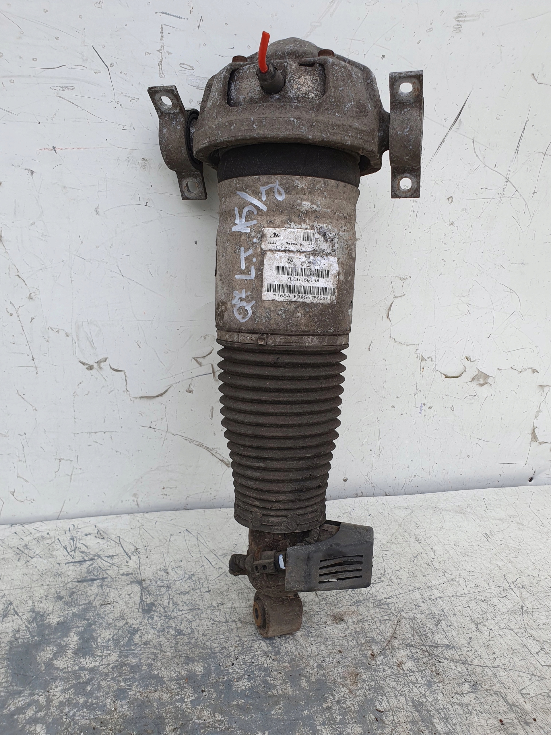 AUDI Q7 4L MECH ZADNA LAVY 7L8616019A