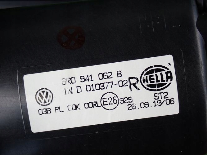 VW POLO 09- PRAVA HMLOVKA 2 ŽIAROVKY