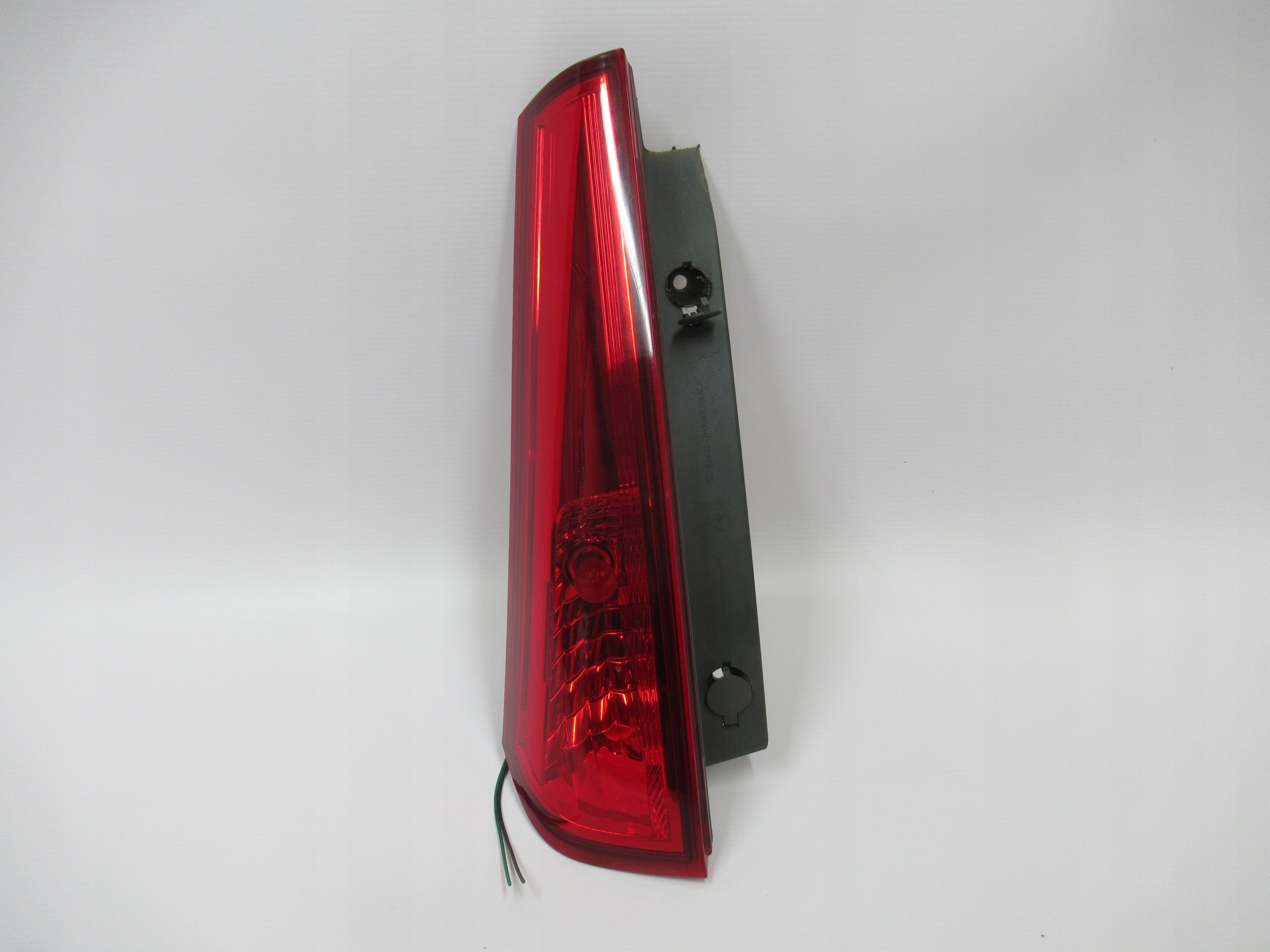 LAVE ZADNE SVETLO VRCHNA KIA CEED I KOMBI