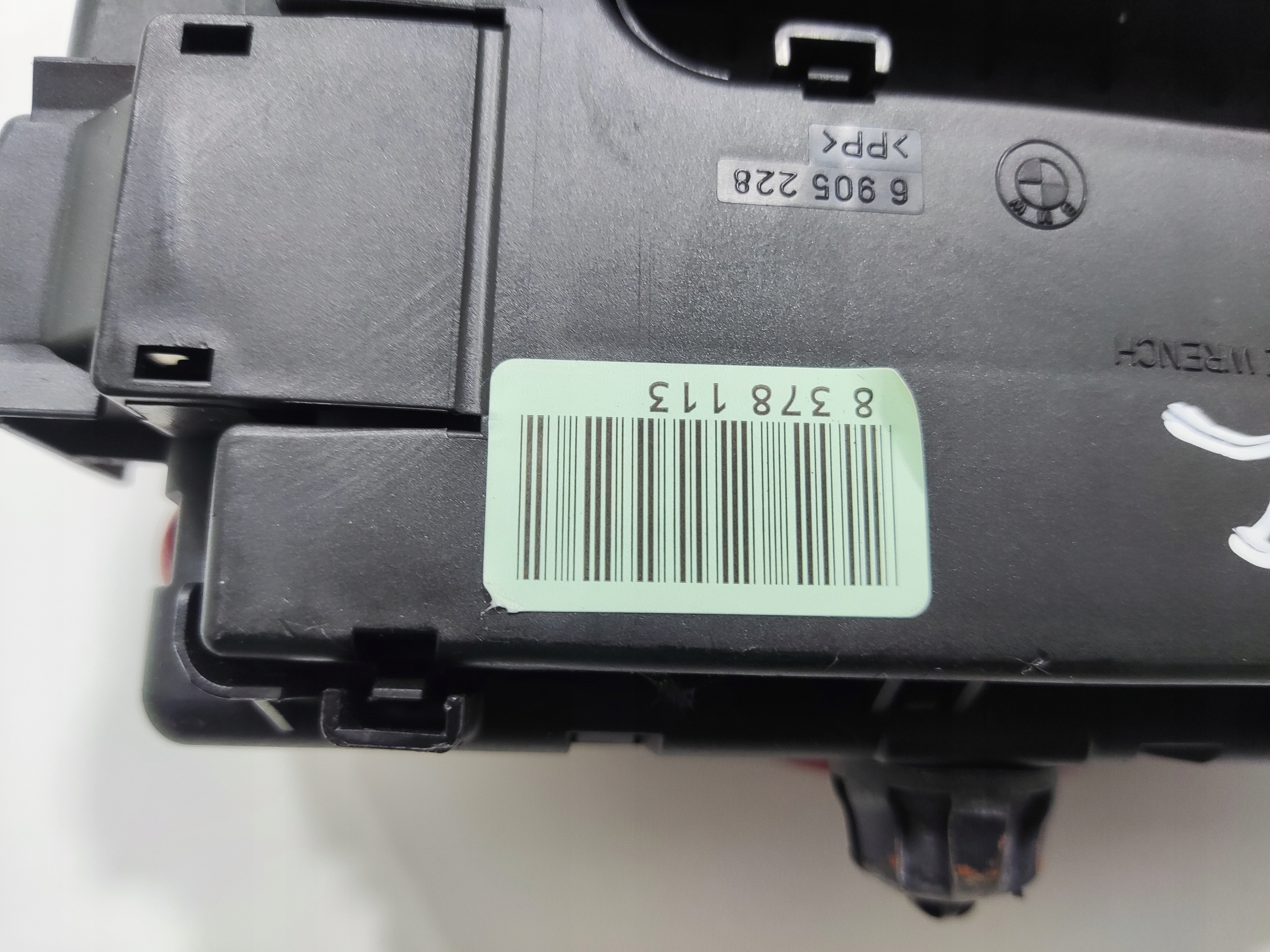 POISTKOVA SKRINKA RELÁTIEK BMW Z4 E85 8378113 2002-2006